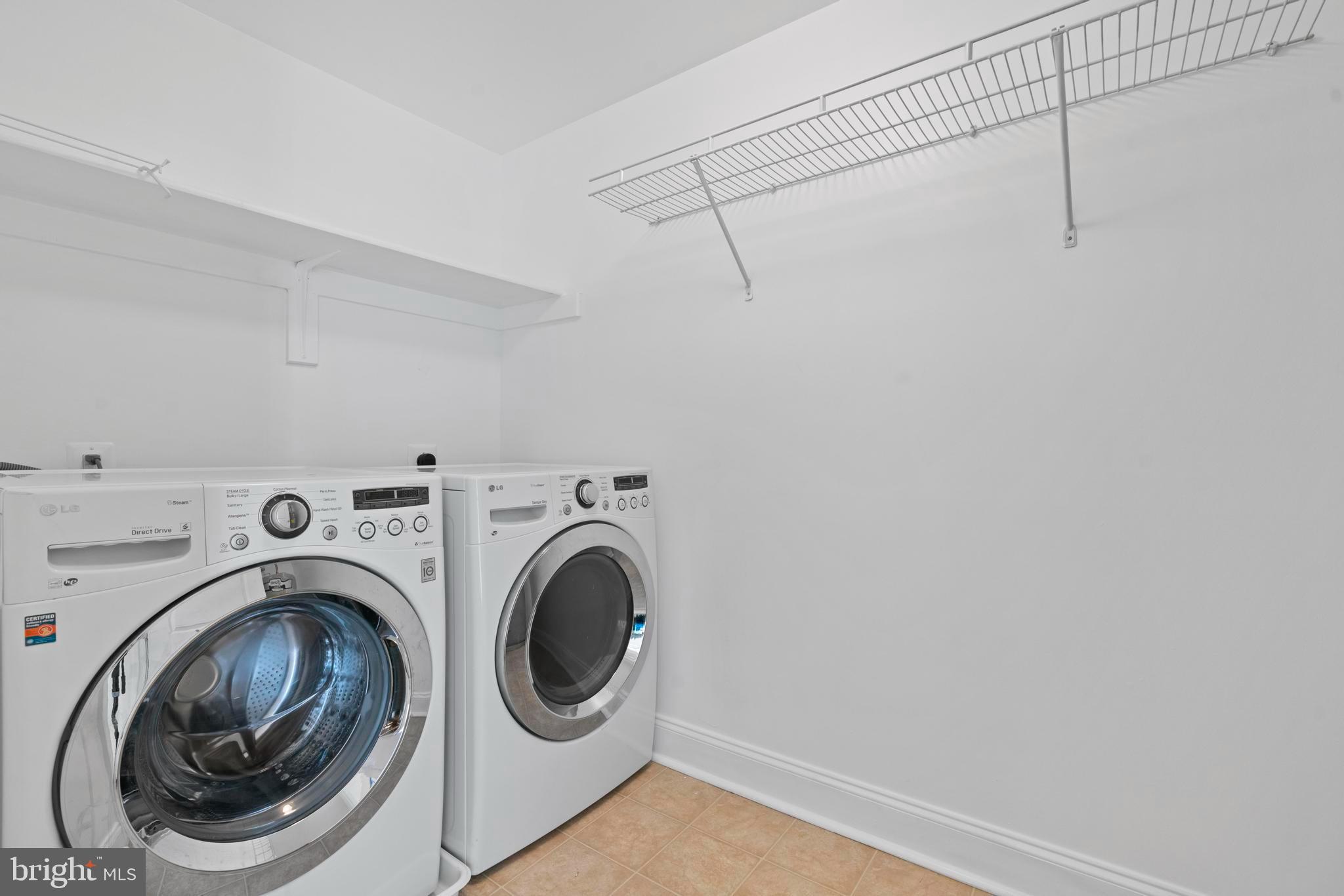 POTOMAC CLUB CONDOMINIUMS - Residential Lease