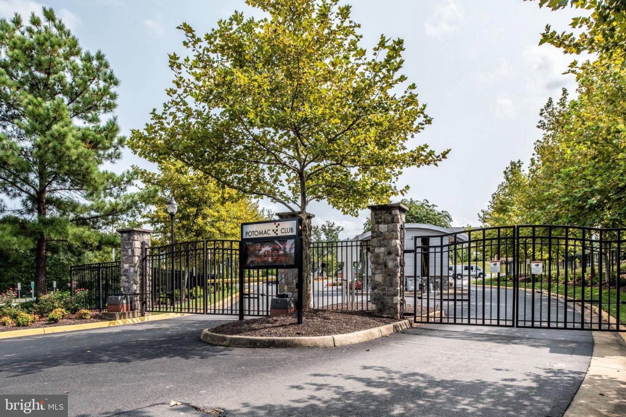 POTOMAC CLUB CONDOMINIUMS - Residential Lease