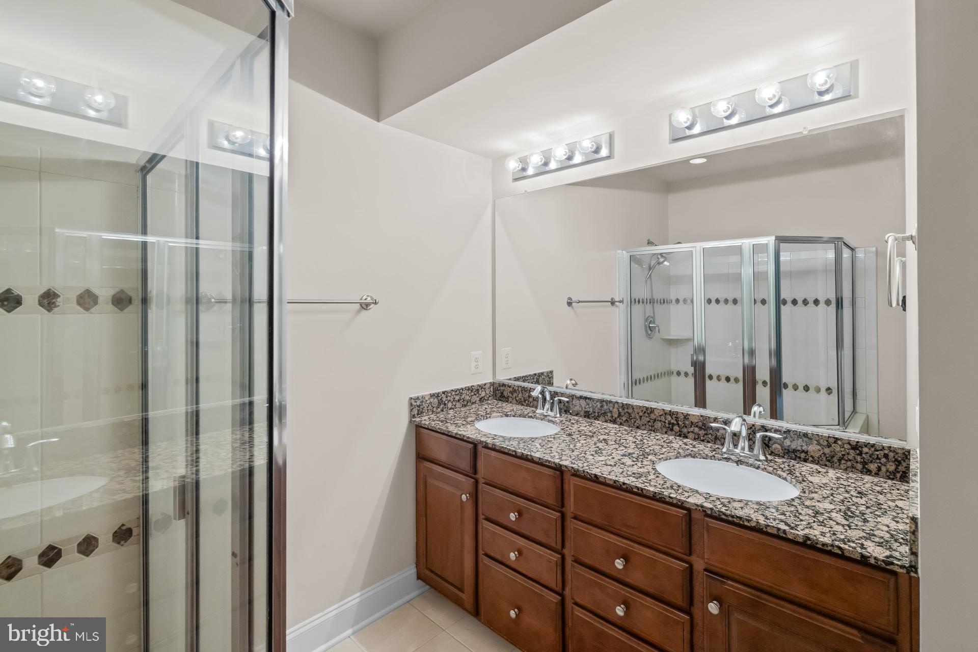 POTOMAC CLUB CONDOMINIUMS - Residential Lease