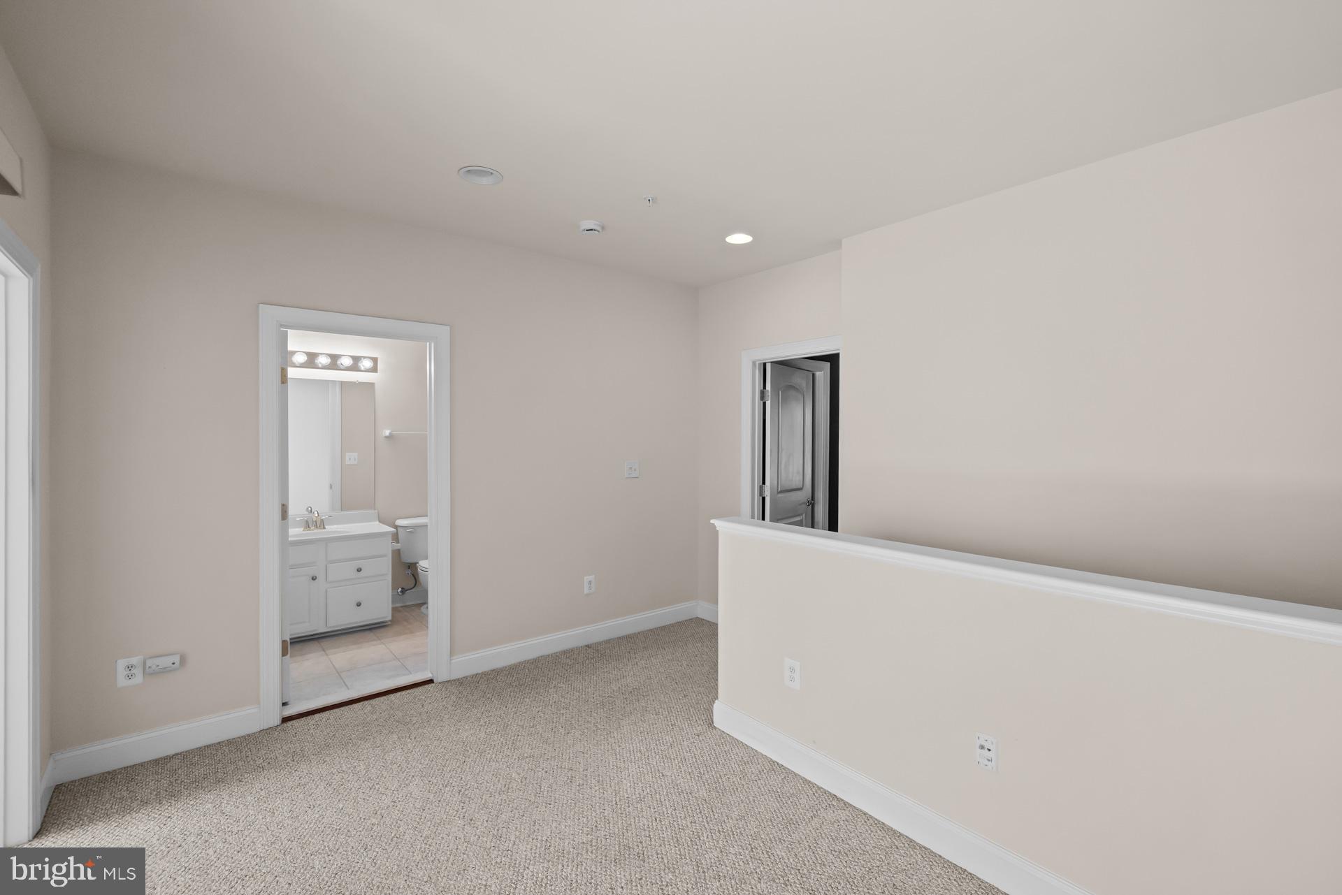 POTOMAC CLUB CONDOMINIUMS - Residential Lease