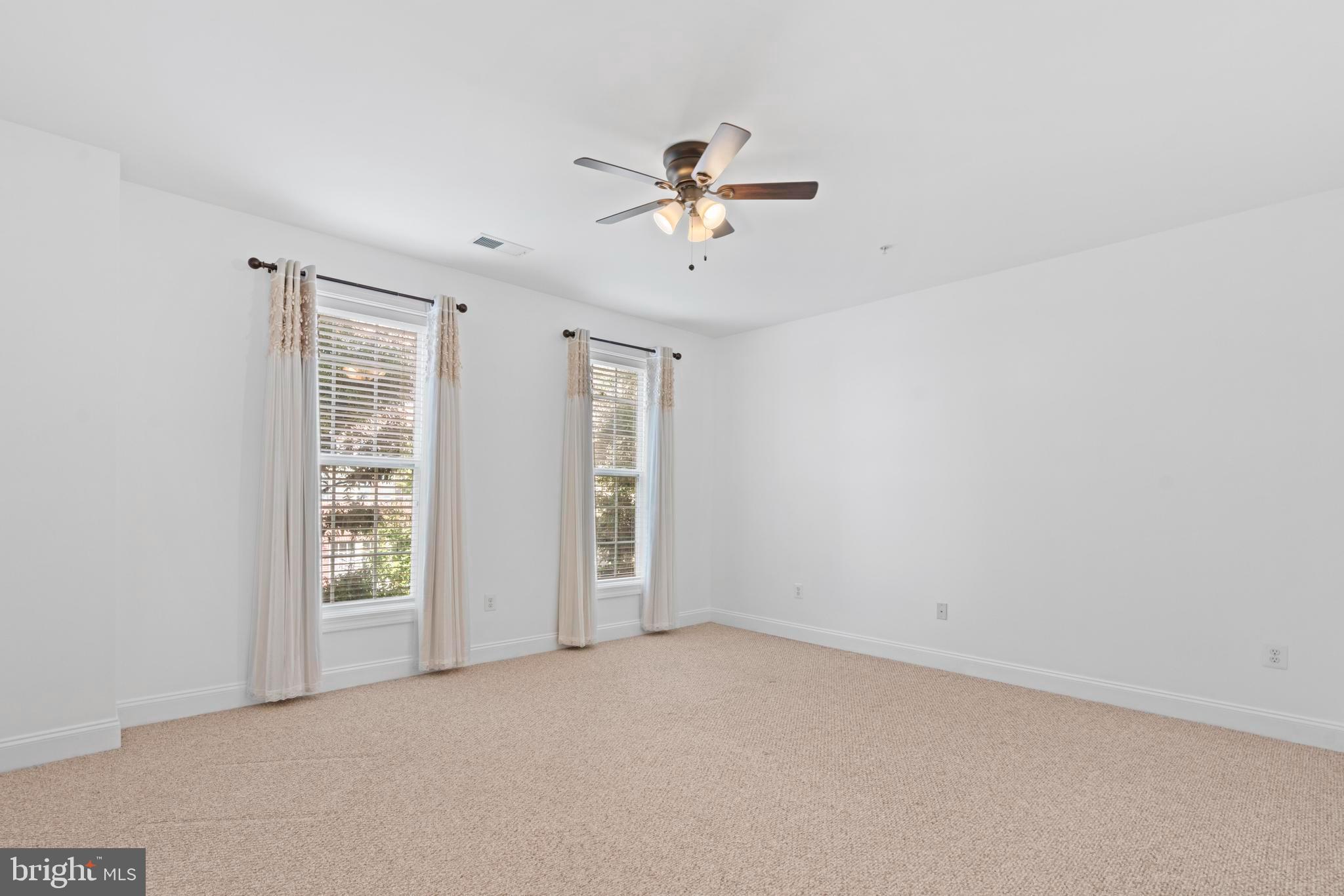 POTOMAC CLUB CONDOMINIUMS - Residential Lease