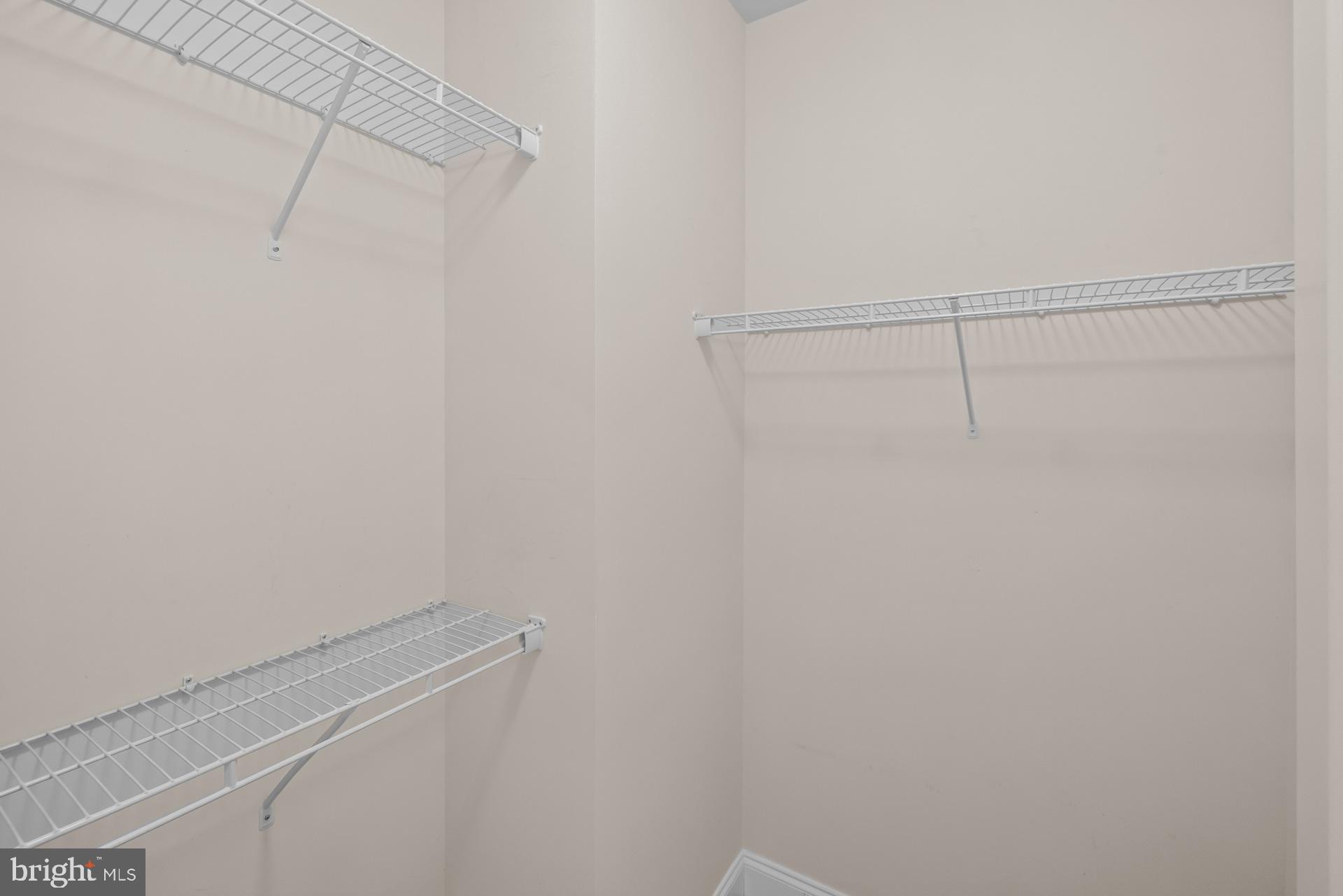 POTOMAC CLUB CONDOMINIUMS - Residential Lease