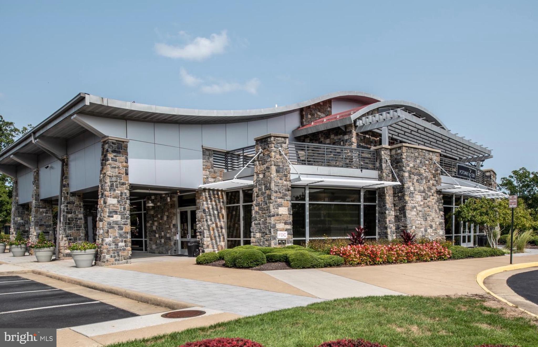 POTOMAC CLUB CONDOMINIUMS - Residential Lease