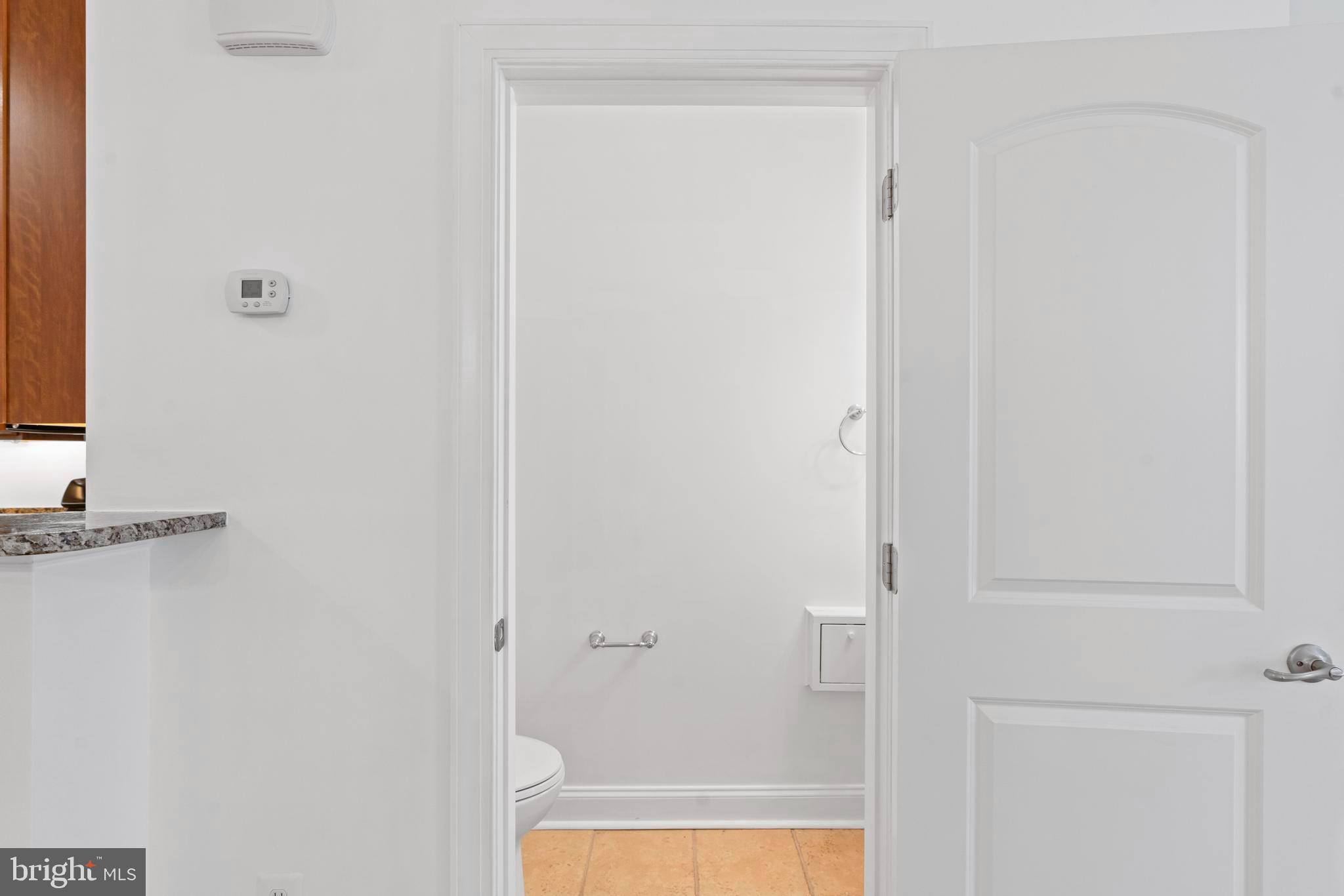 POTOMAC CLUB CONDOMINIUMS - Residential Lease