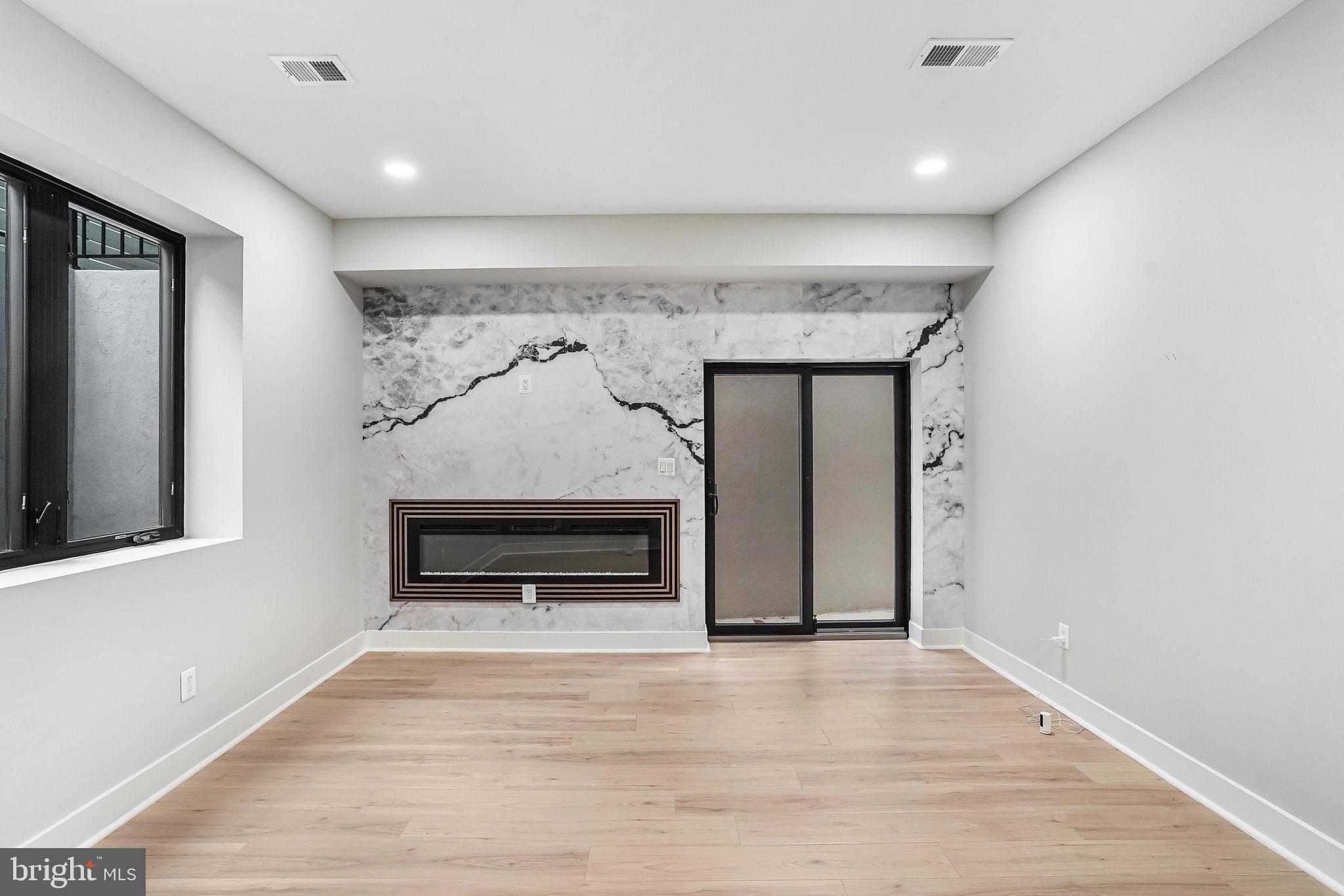 ASHTON HEIGHTS - Residential Lease