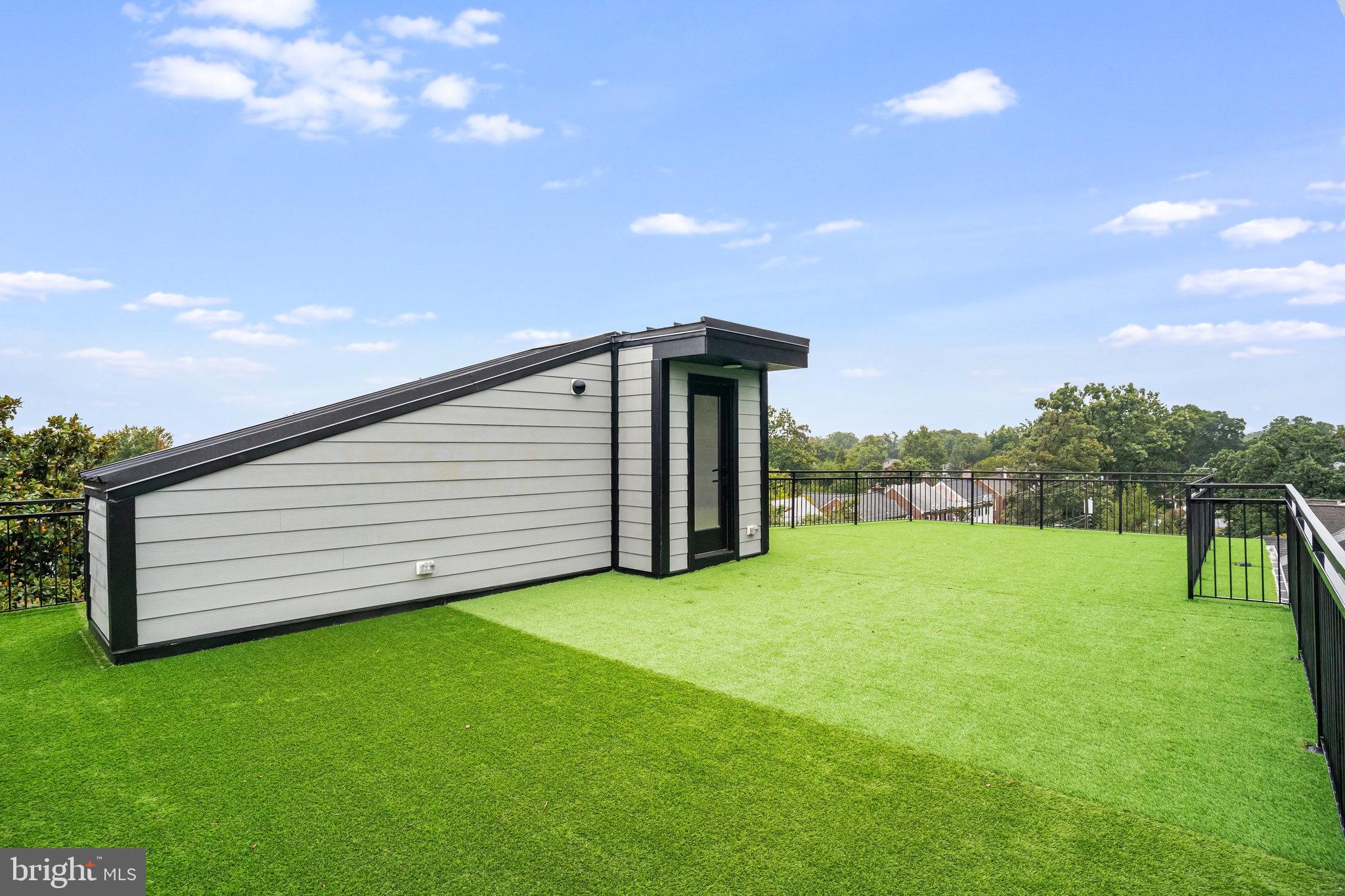 ASHTON HEIGHTS - Residential Lease