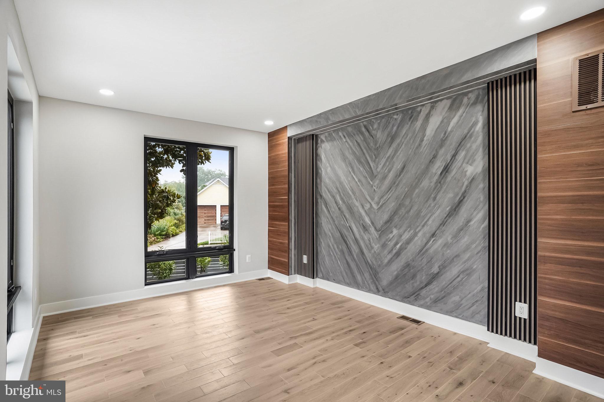 ASHTON HEIGHTS - Residential Lease