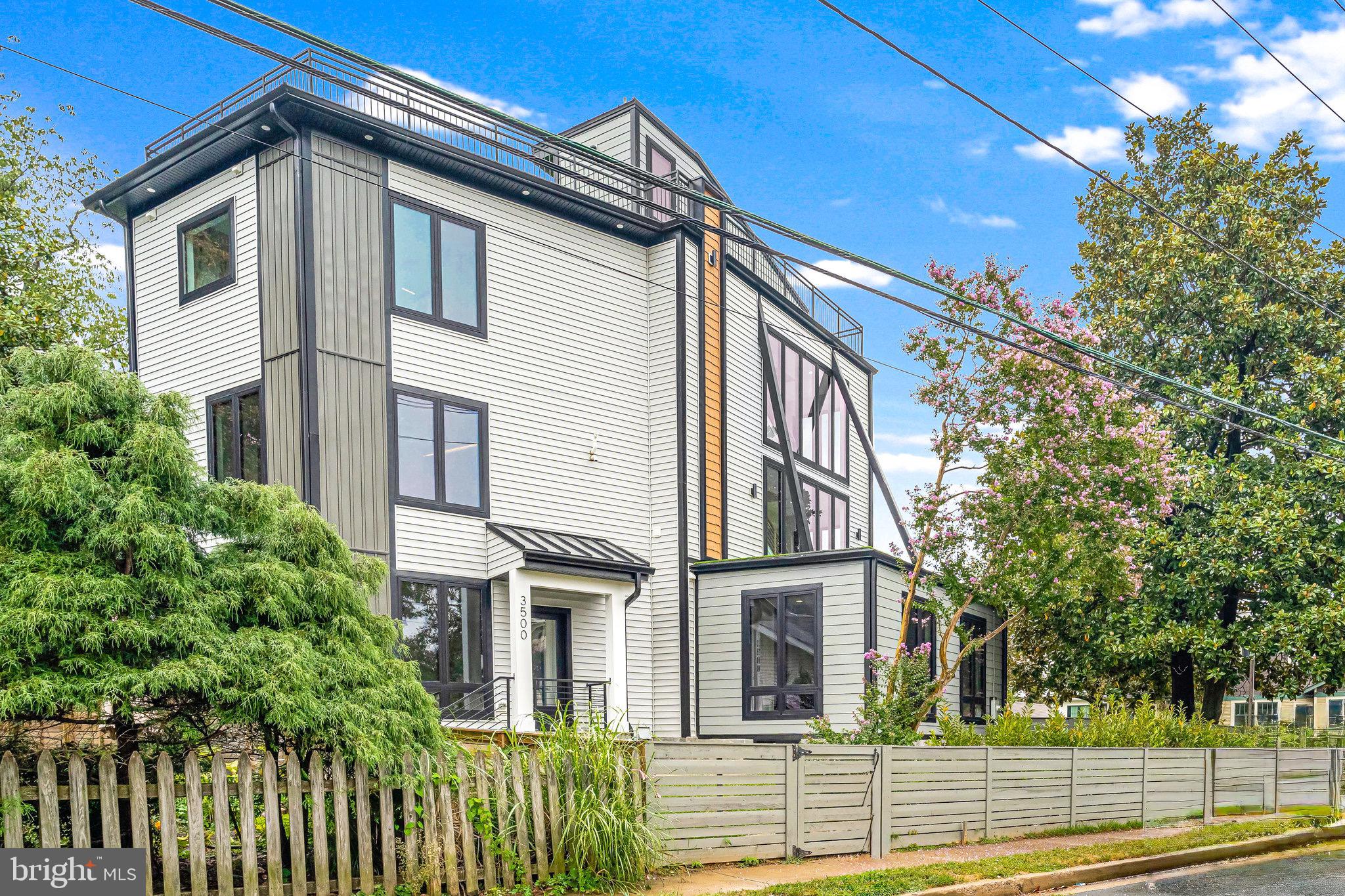 ASHTON HEIGHTS - Residential Lease