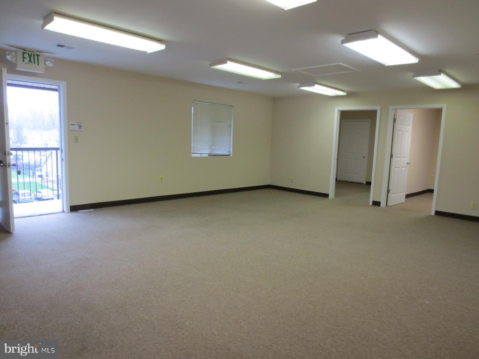 COLUMBIA CORPORATE PARK - Commercial Sale