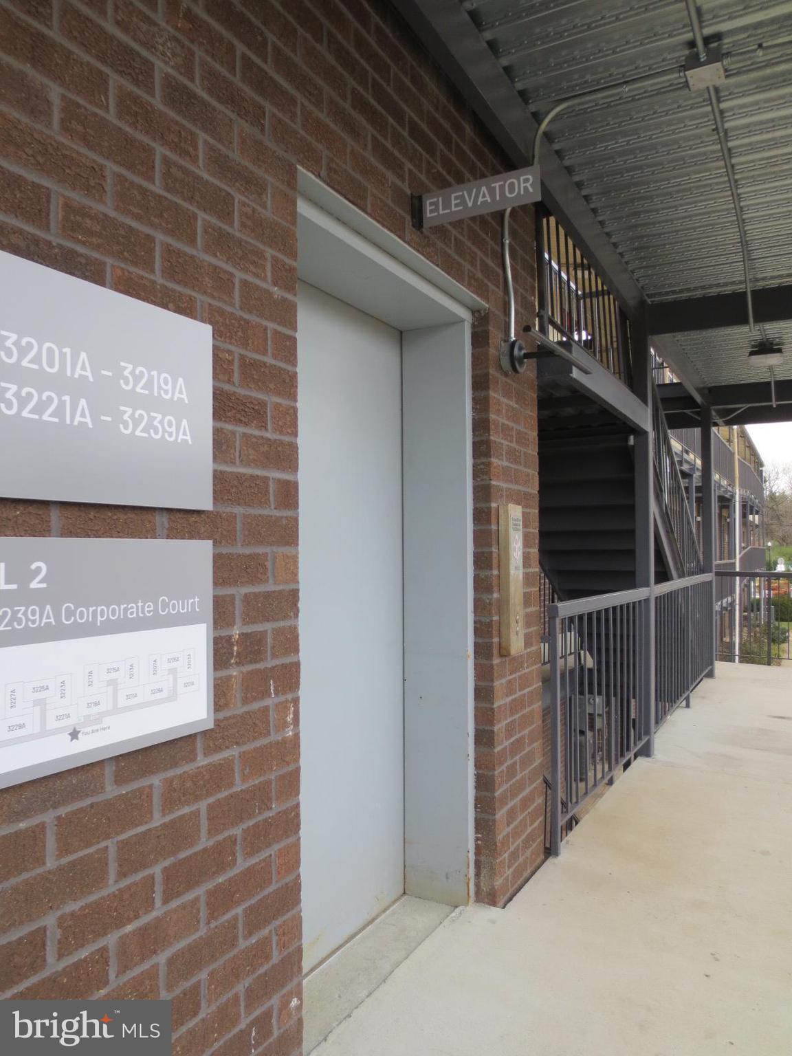 COLUMBIA CORPORATE PARK - Commercial Sale