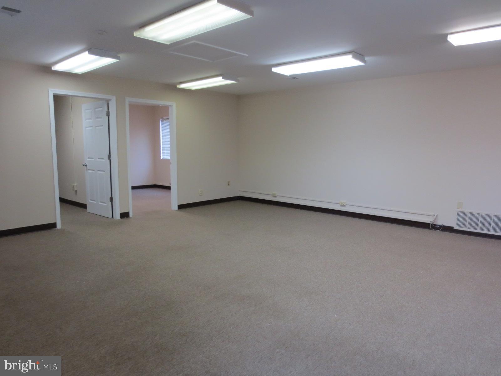 COLUMBIA CORPORATE PARK - Commercial Sale