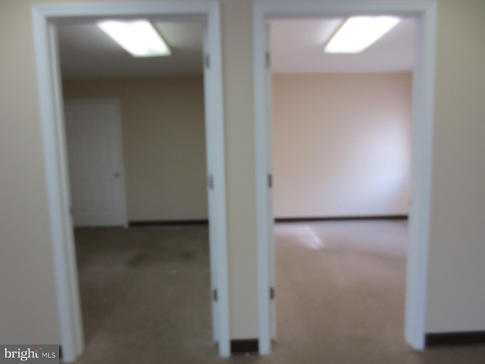 COLUMBIA CORPORATE PARK - Commercial Sale