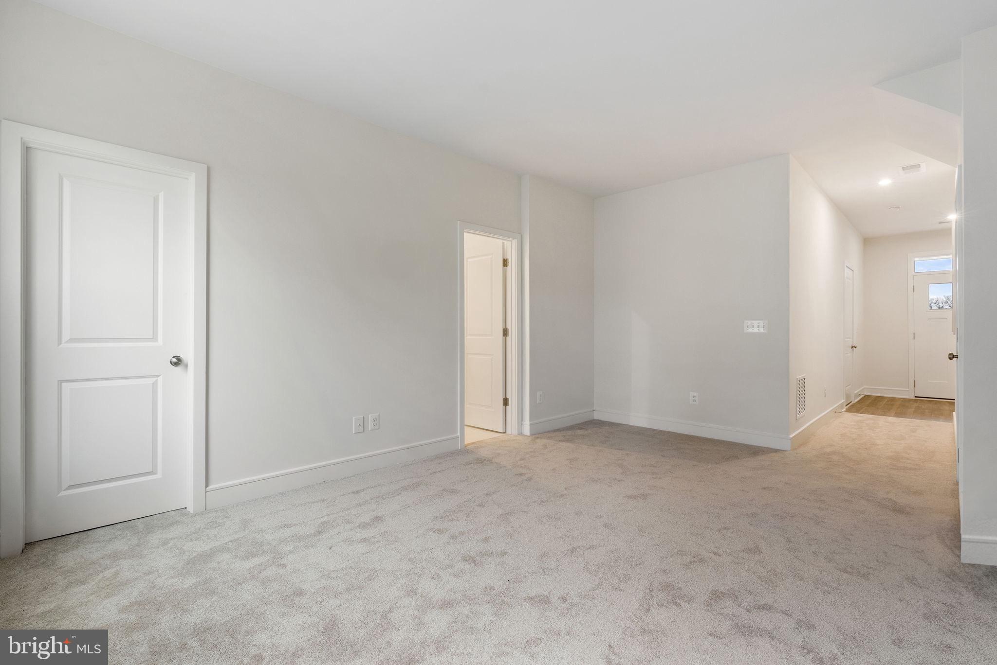 LAKE FREDERICK - Residential Lease