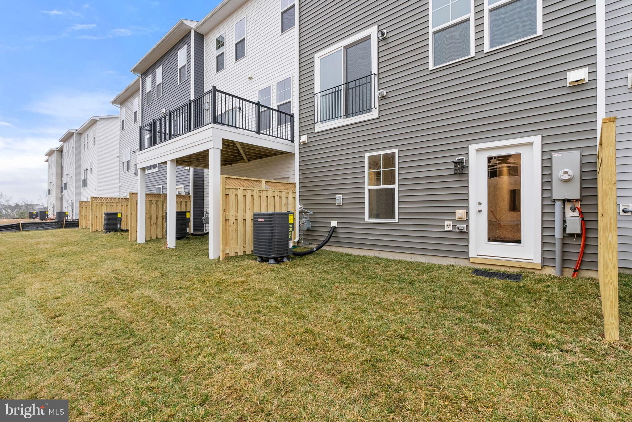 LAKE FREDERICK - Residential Lease