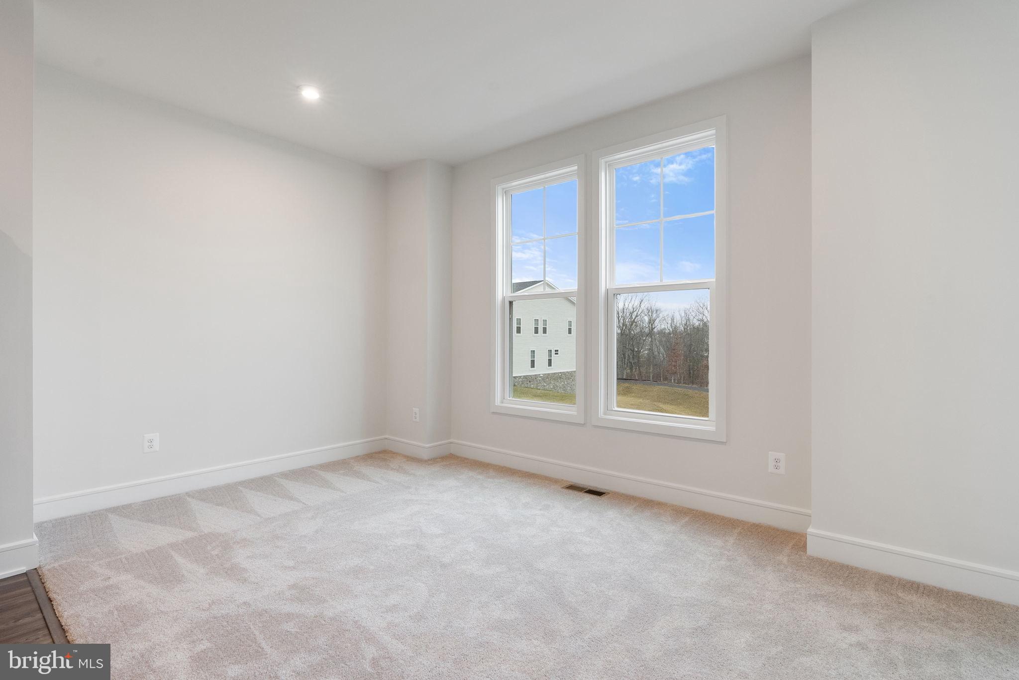 LAKE FREDERICK - Residential Lease