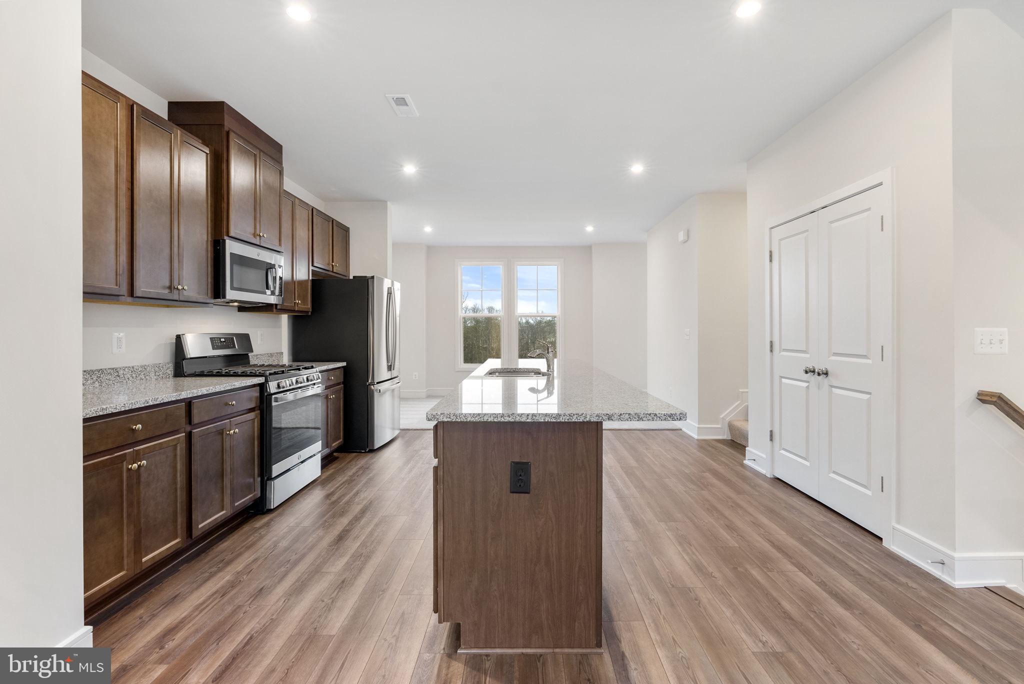 LAKE FREDERICK - Residential Lease