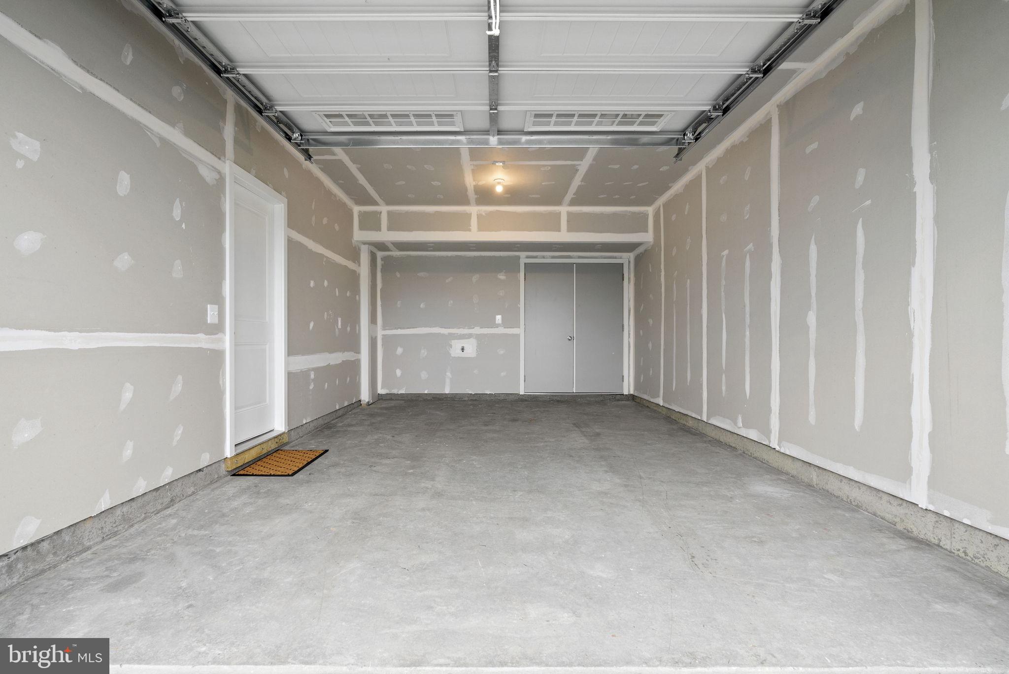 LAKE FREDERICK - Residential Lease