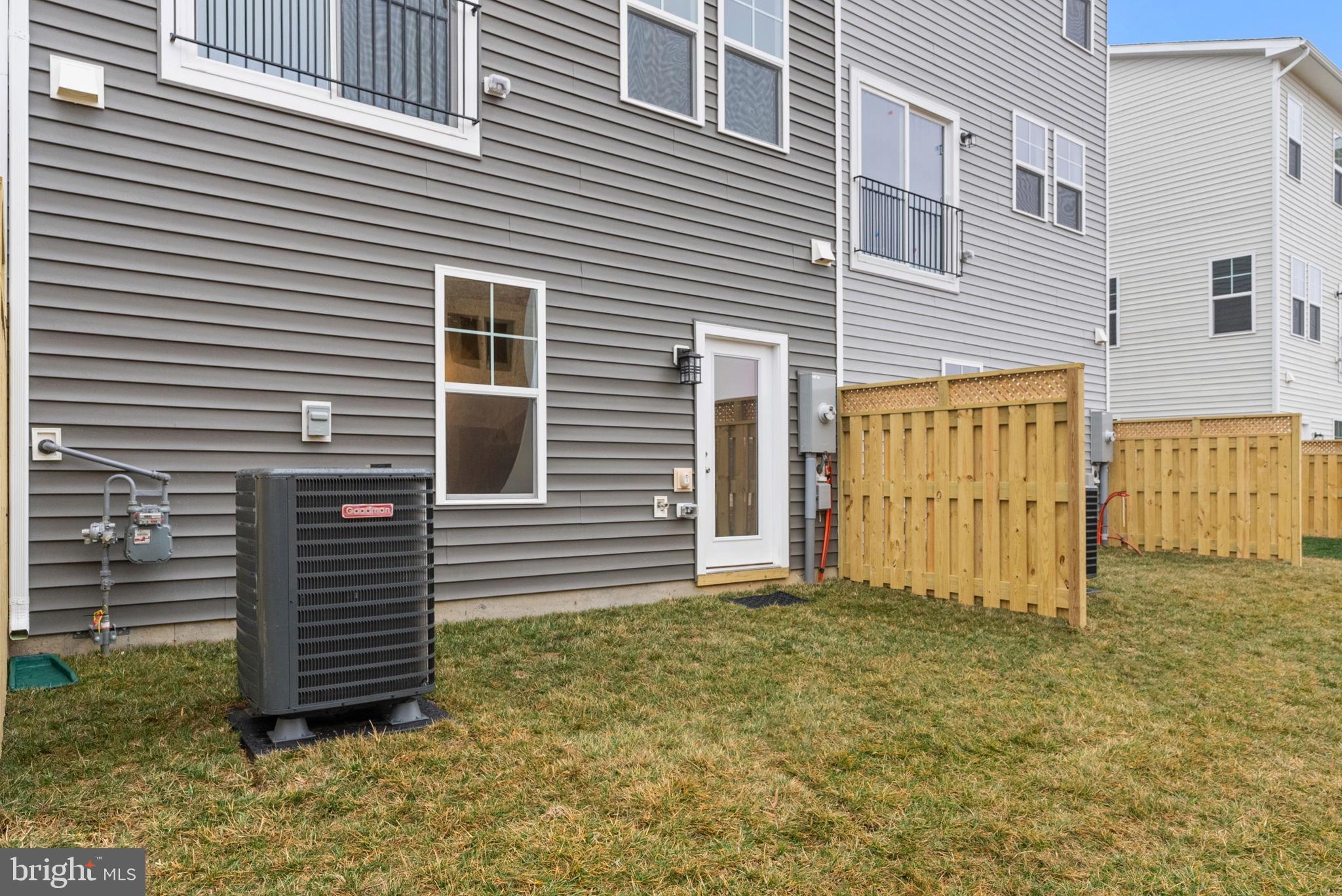 LAKE FREDERICK - Residential Lease