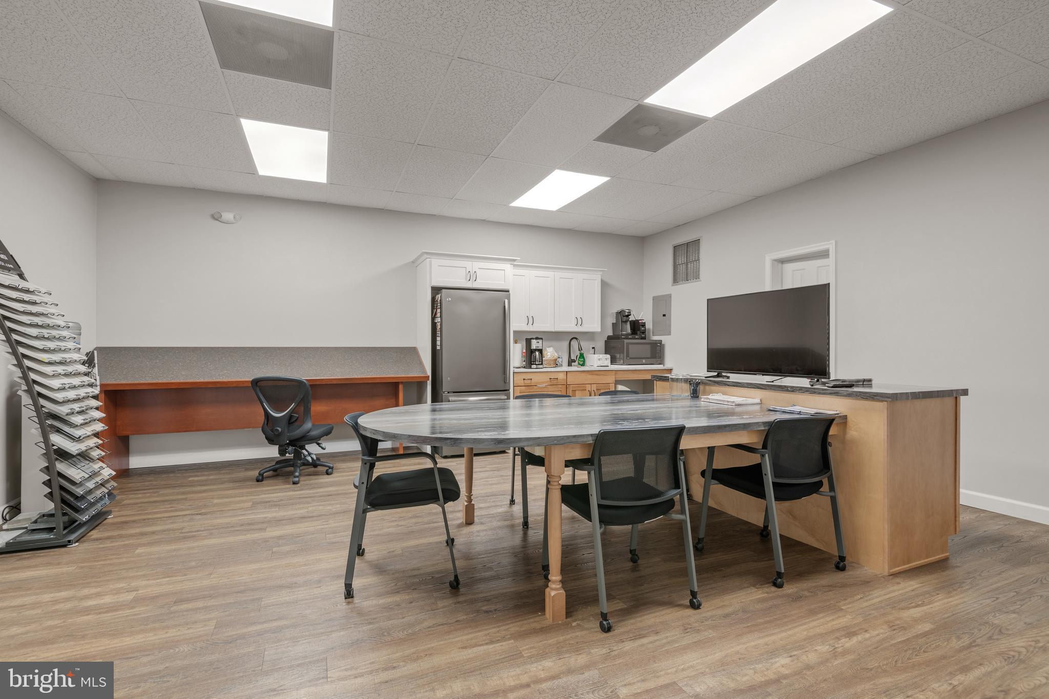 SILVER SPRING - Commercial Sale