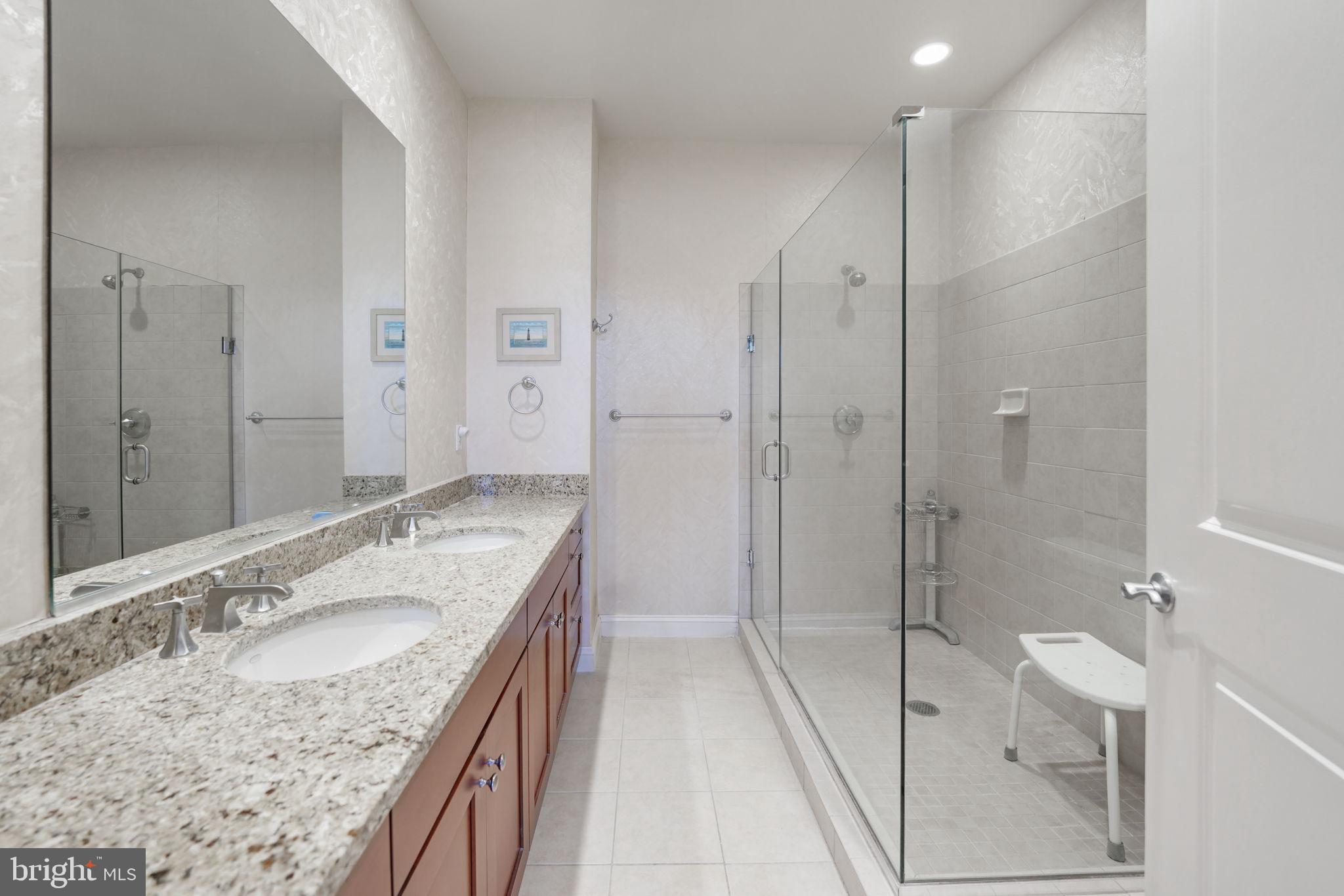 THE BYRON - Residential