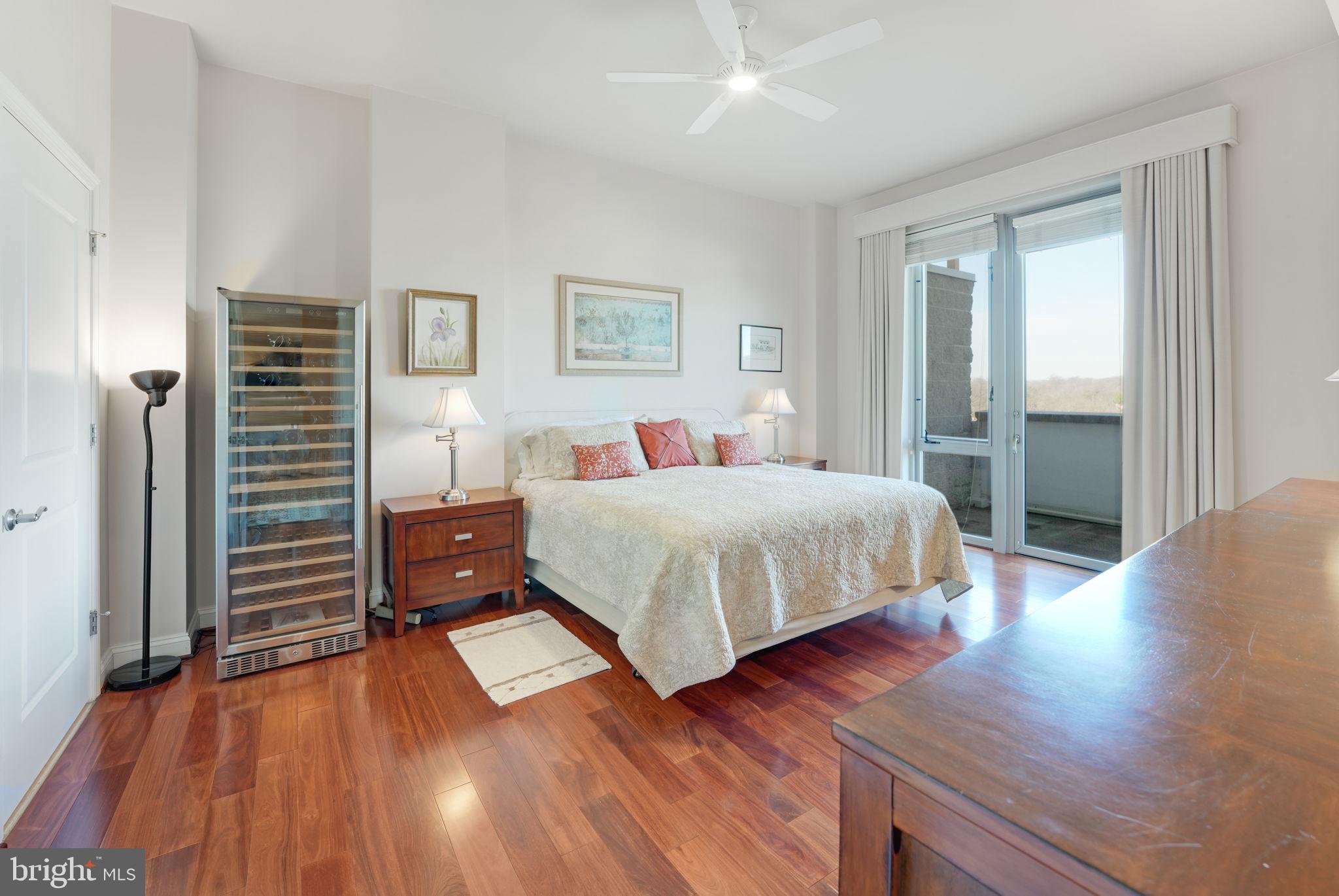 THE BYRON - Residential