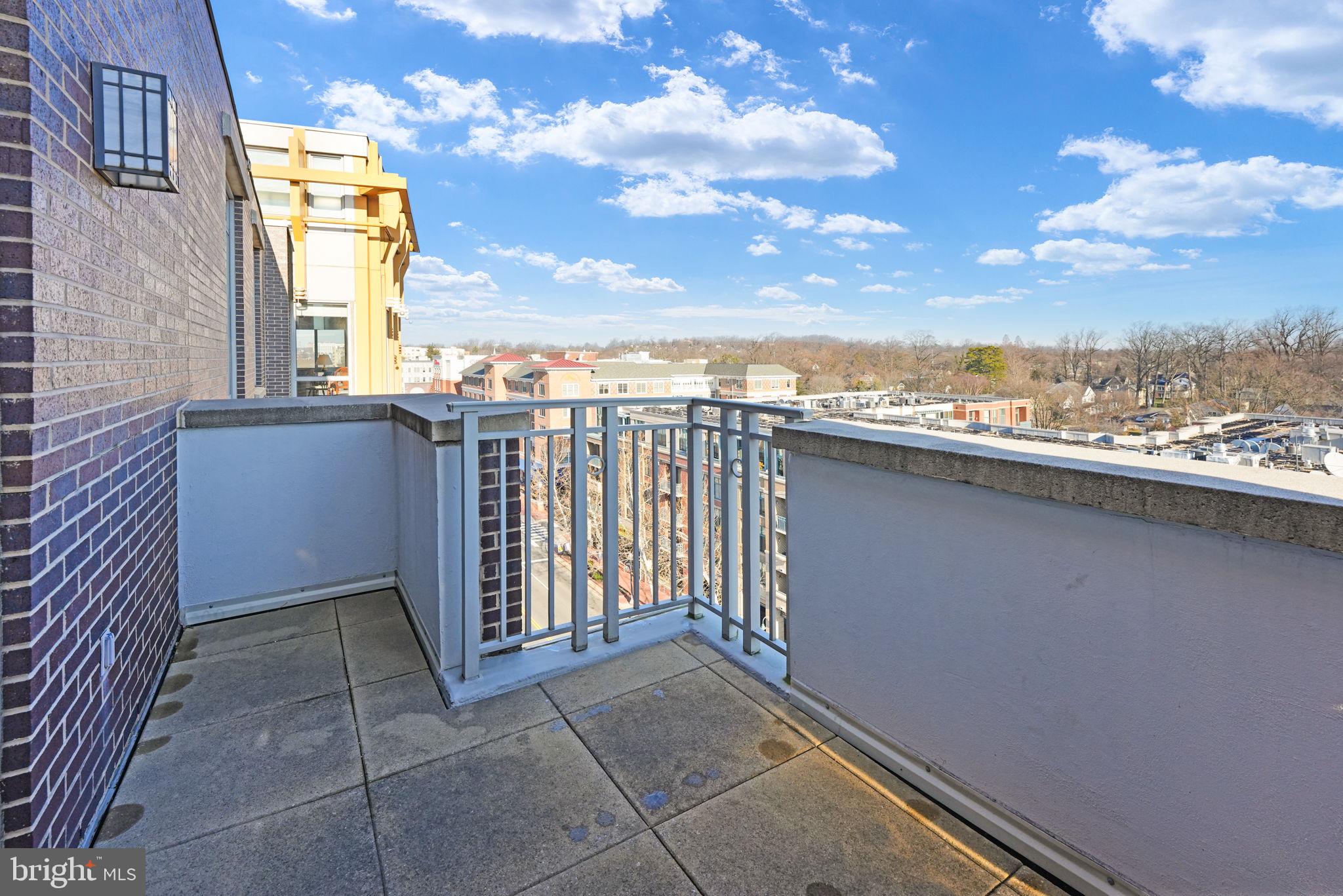 THE BYRON - Residential