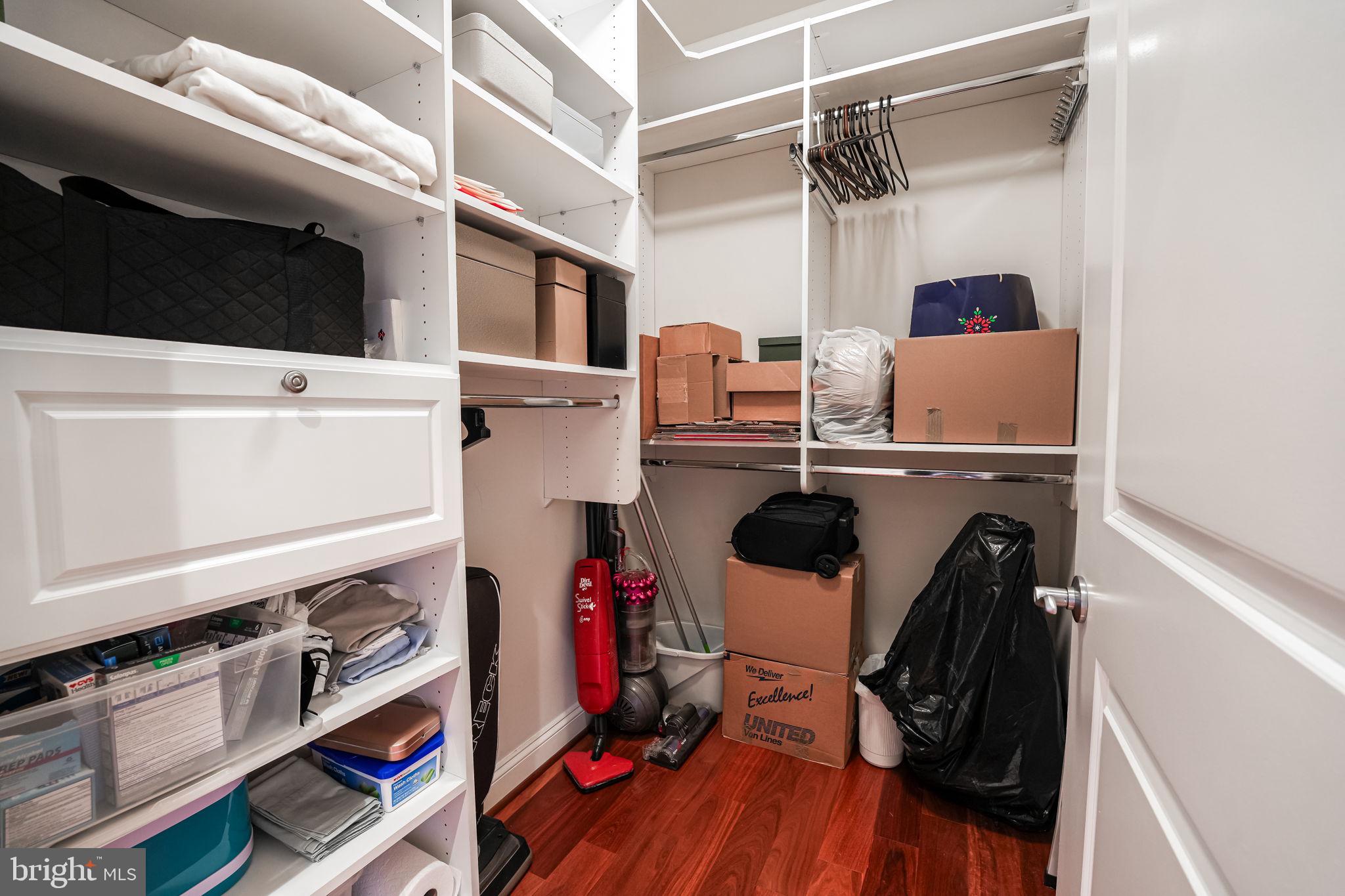 THE BYRON - Residential