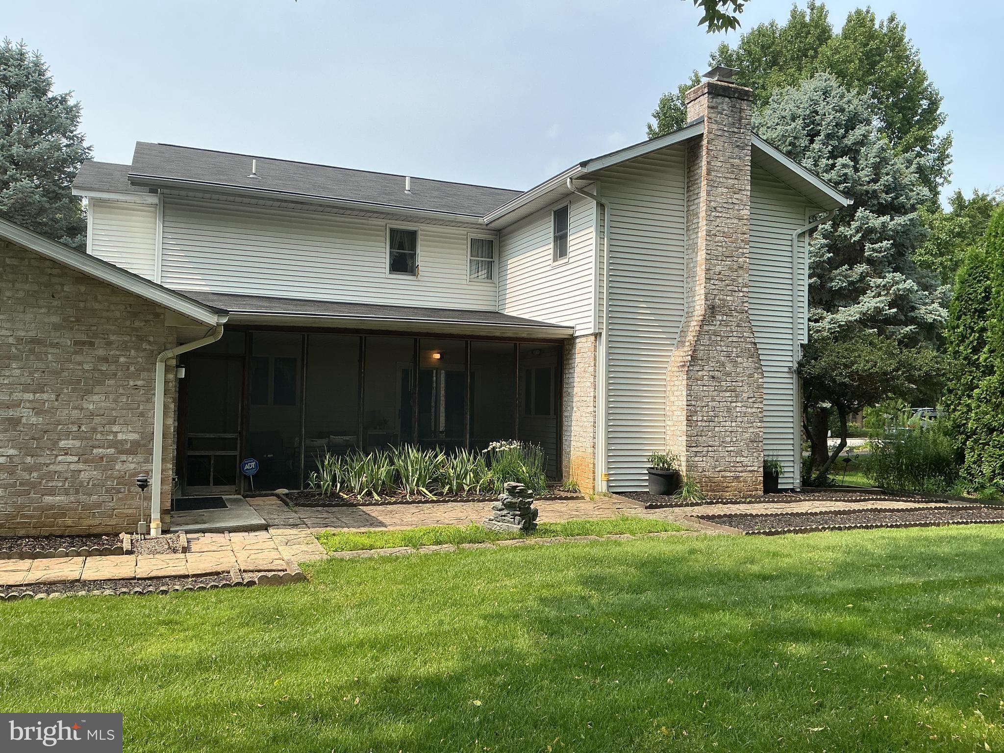 743 SHERWOOD DRIVE