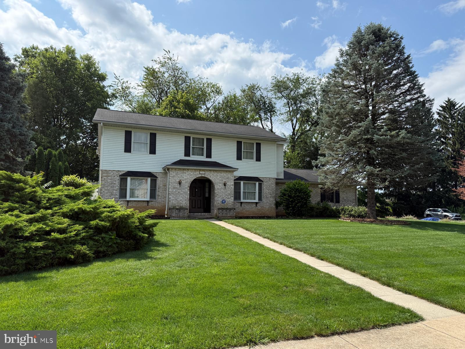 743 SHERWOOD DRIVE