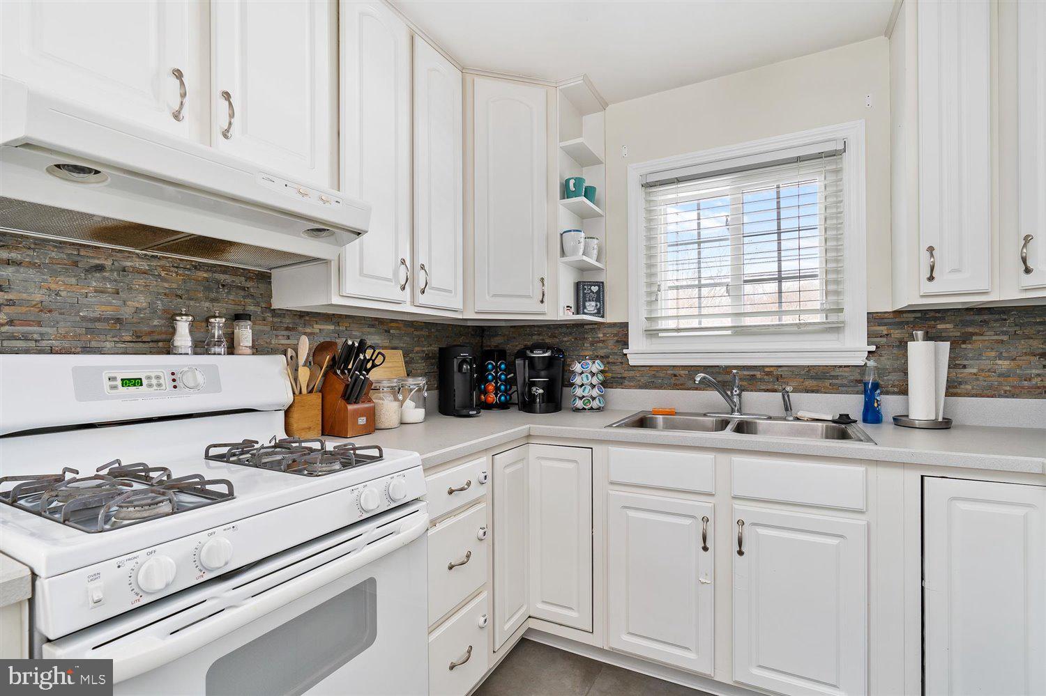 PERRY HALL VILLAGE - Residential