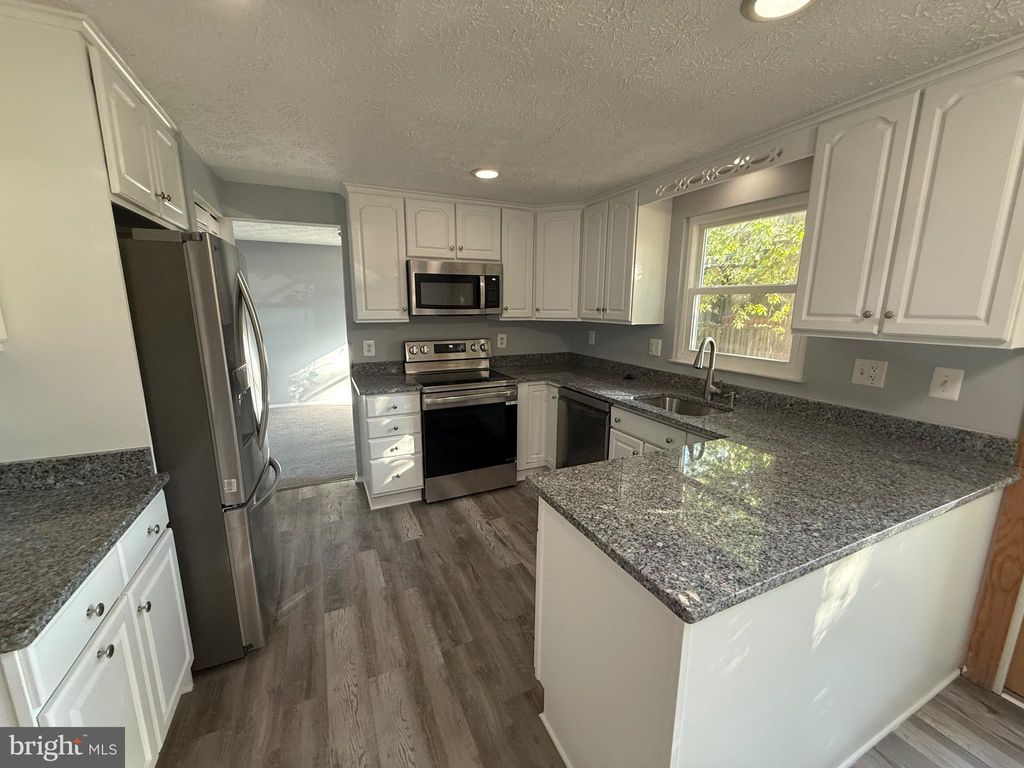 Photo of 1741 Whitewood Lane, HERNDON, VA 20170 (MLS # VAFX2273166)