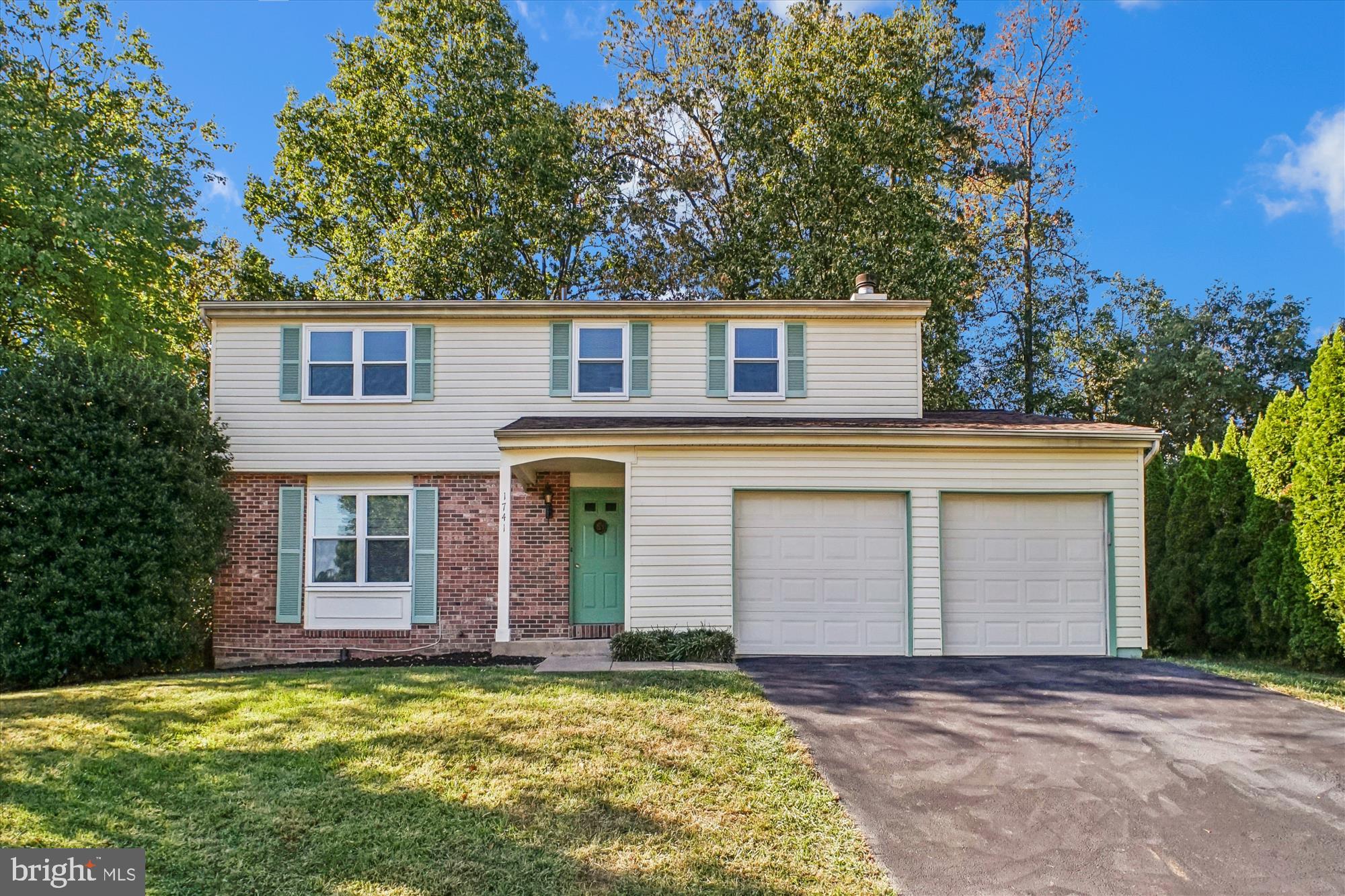 1741 WHITEWOOD LANE