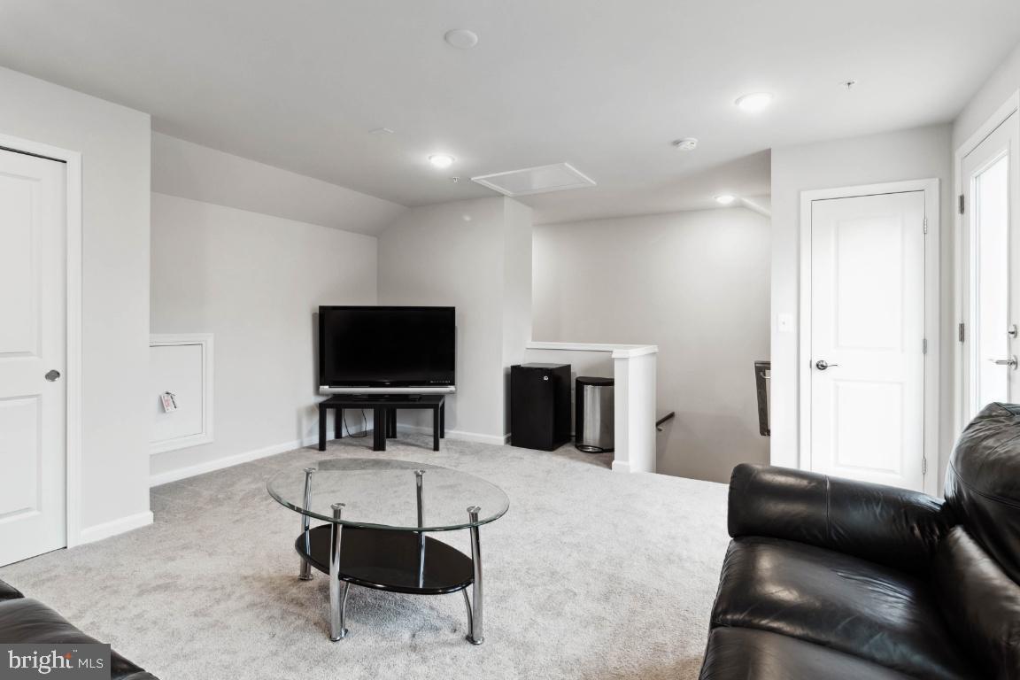 WATERSHED - Residential Lease