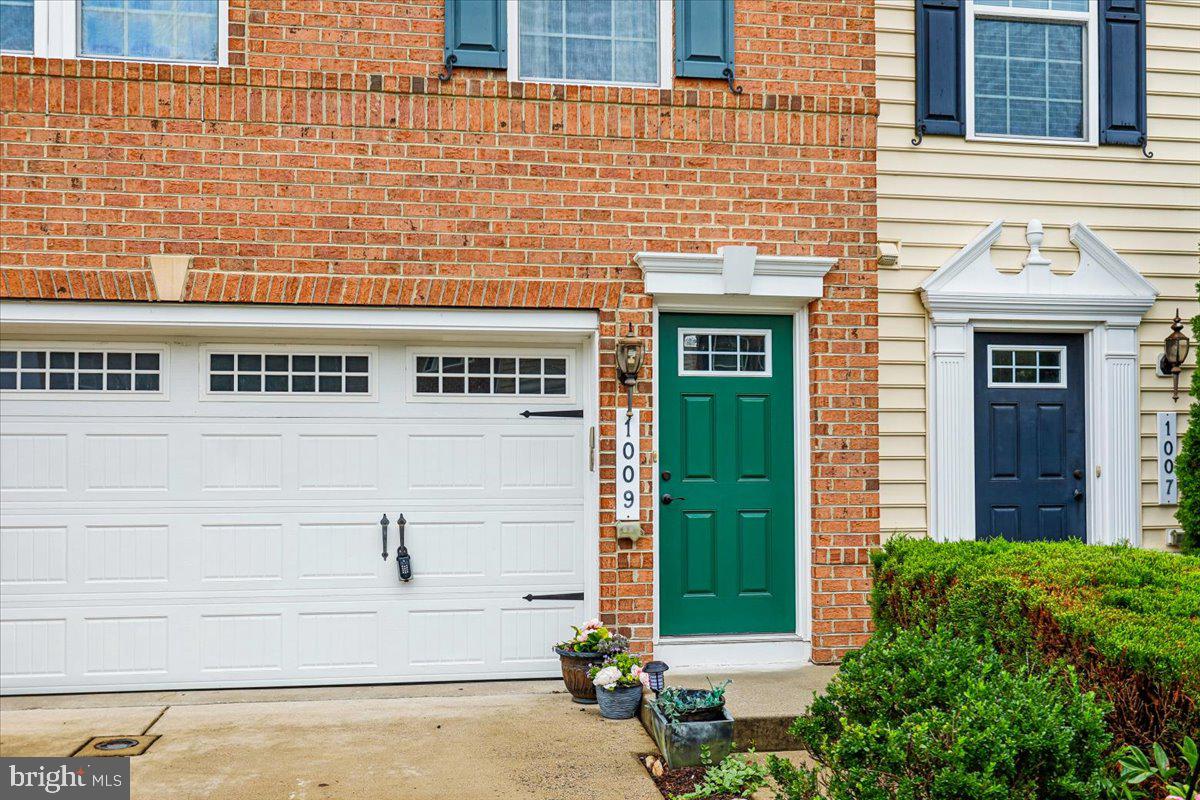 1009 CYPRESS FOREST DRIVE
