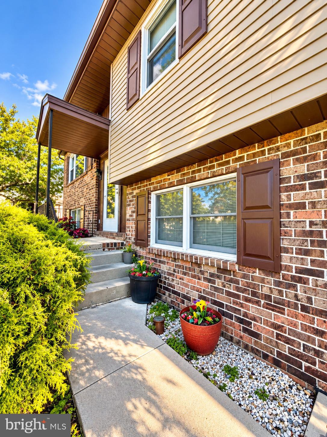 914 SUELLEN DRIVE