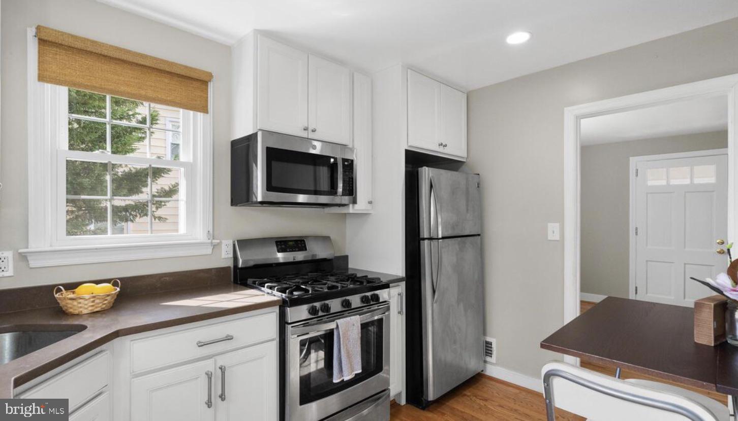 GLENMONT VILLAGE - Residential Lease