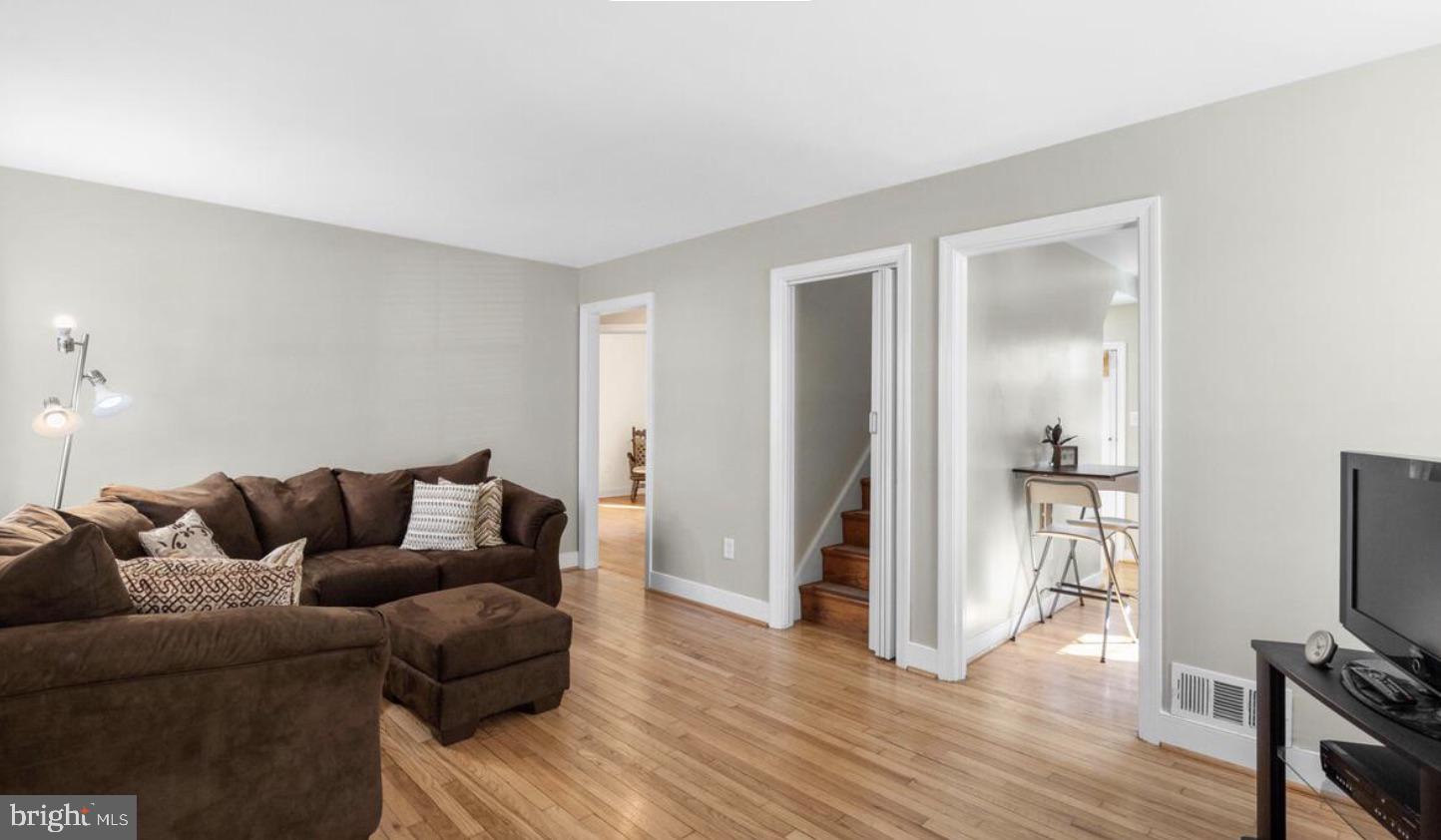 GLENMONT VILLAGE - Residential Lease