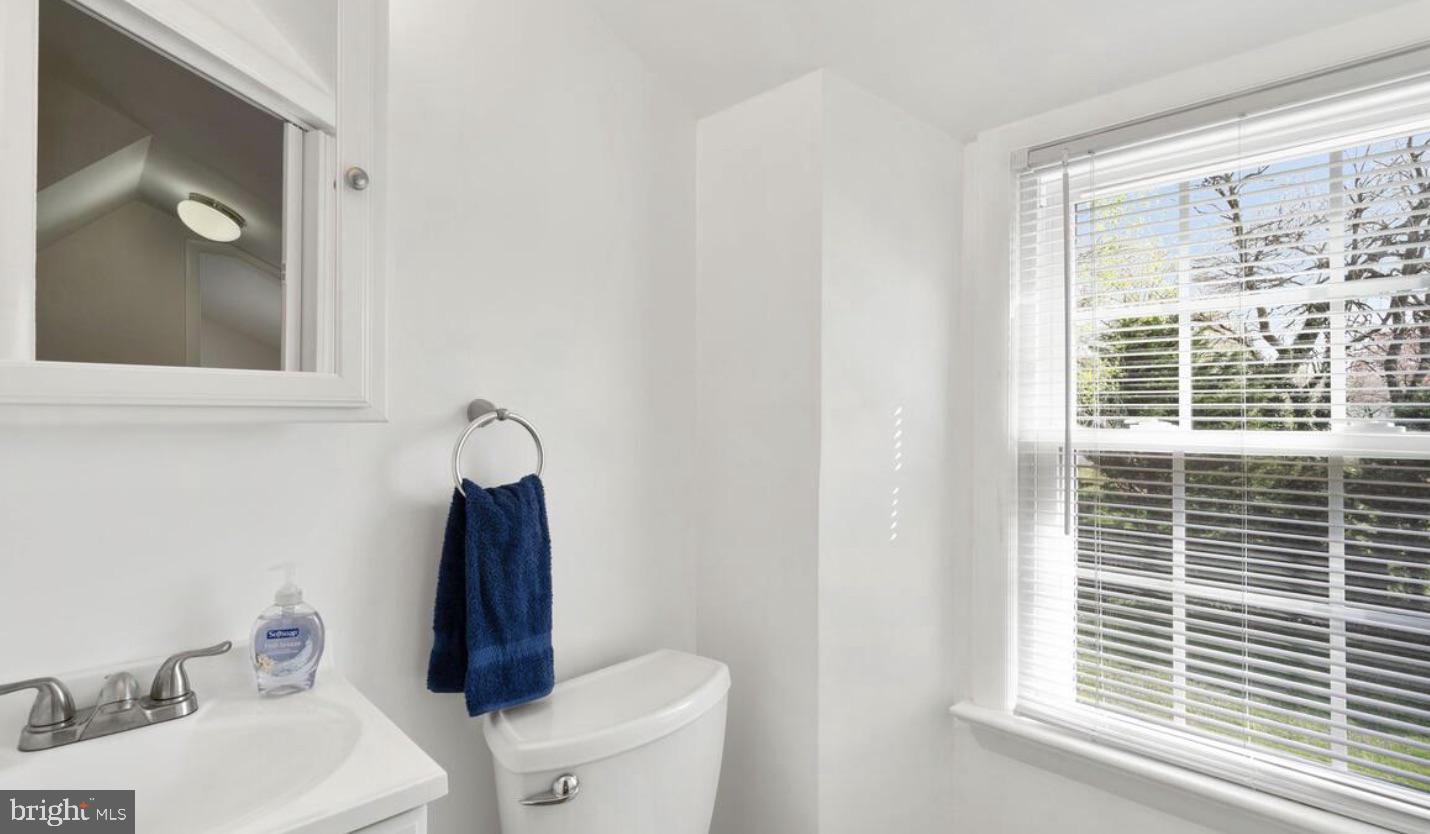 GLENMONT VILLAGE - Residential Lease