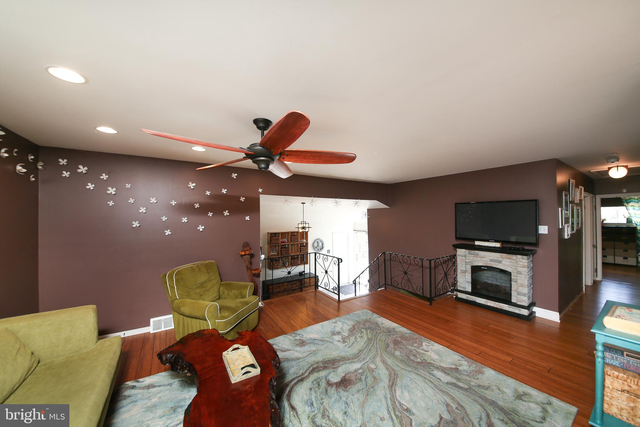 712 MOURNING DOVE ROAD