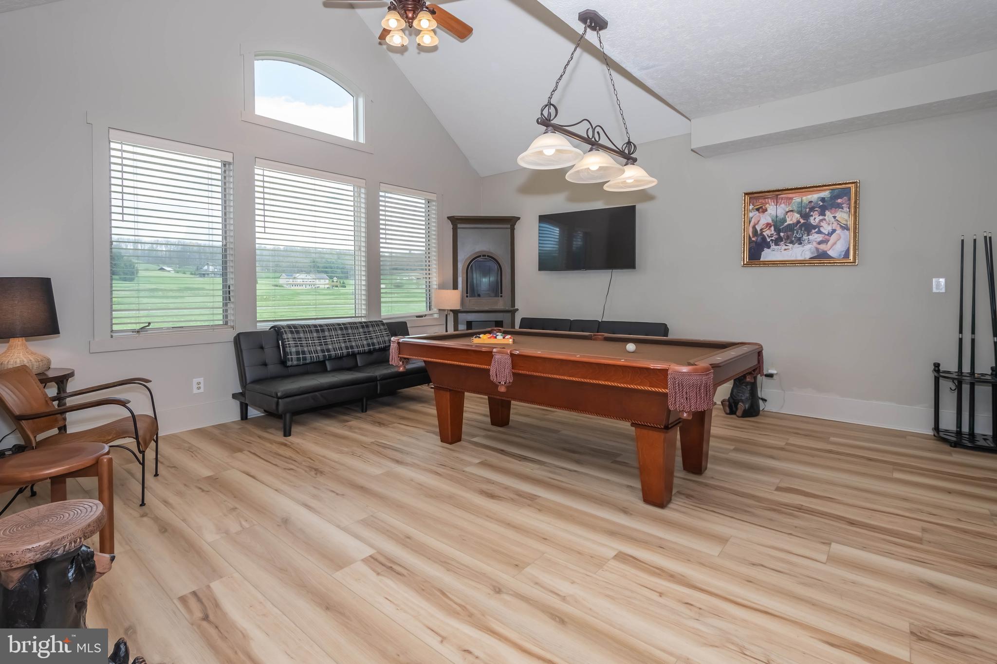 WATERFRONT GREENS - Residential