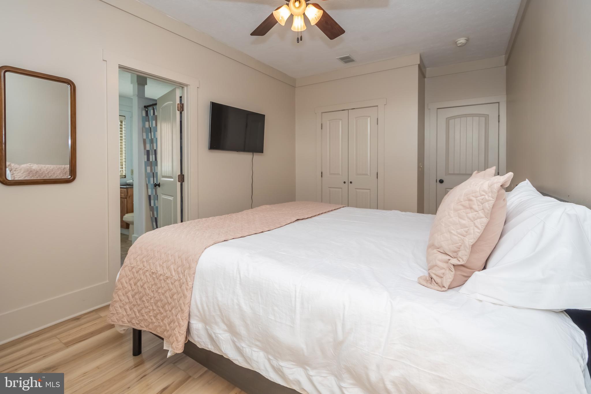 WATERFRONT GREENS - Residential