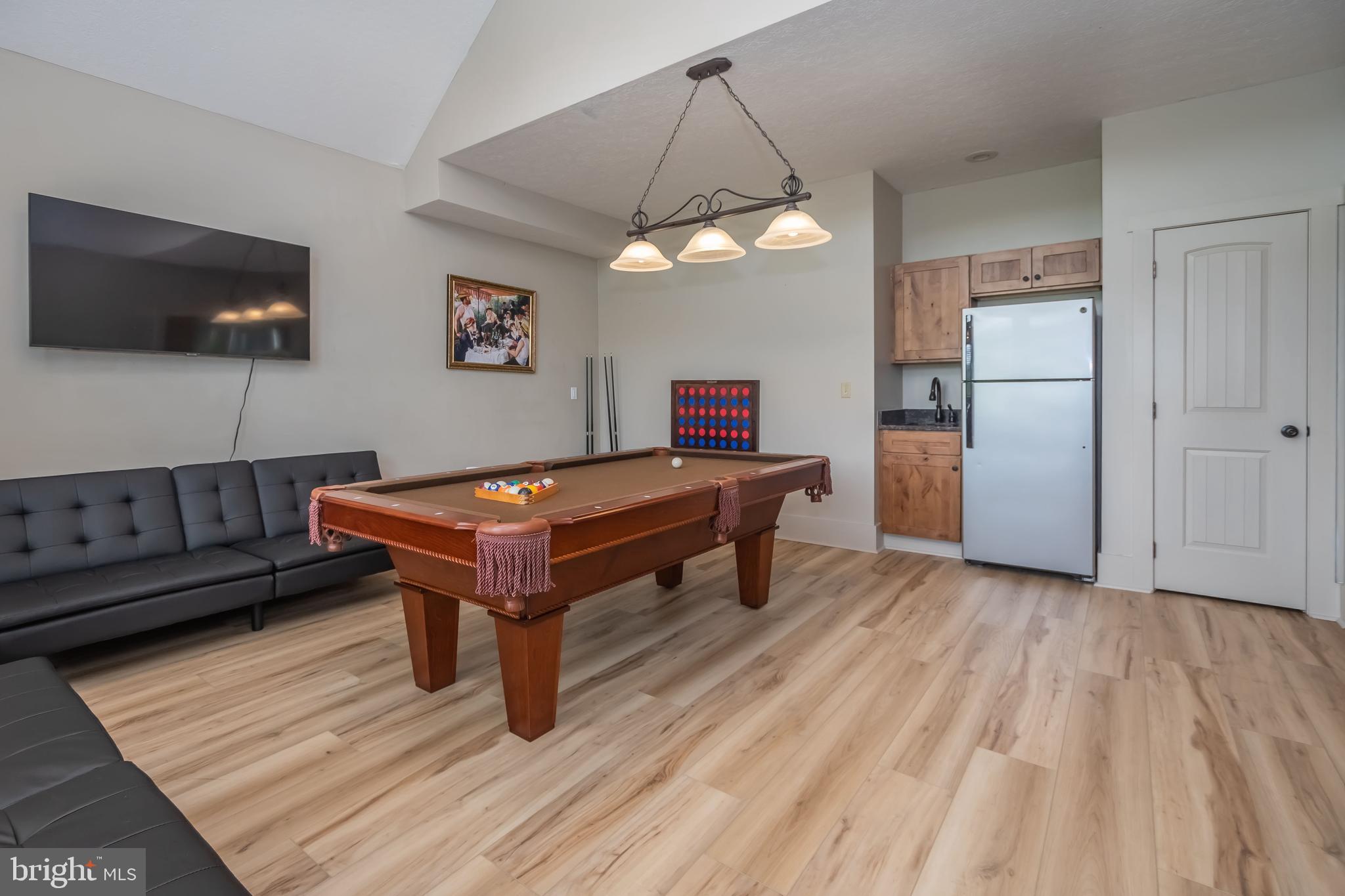 WATERFRONT GREENS - Residential