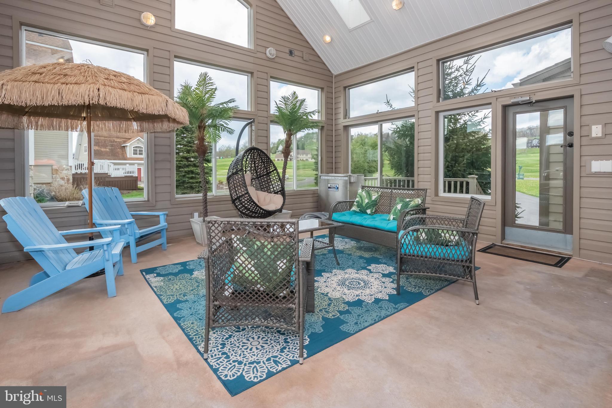 342 LAKEFRONT LINKS DRIVE