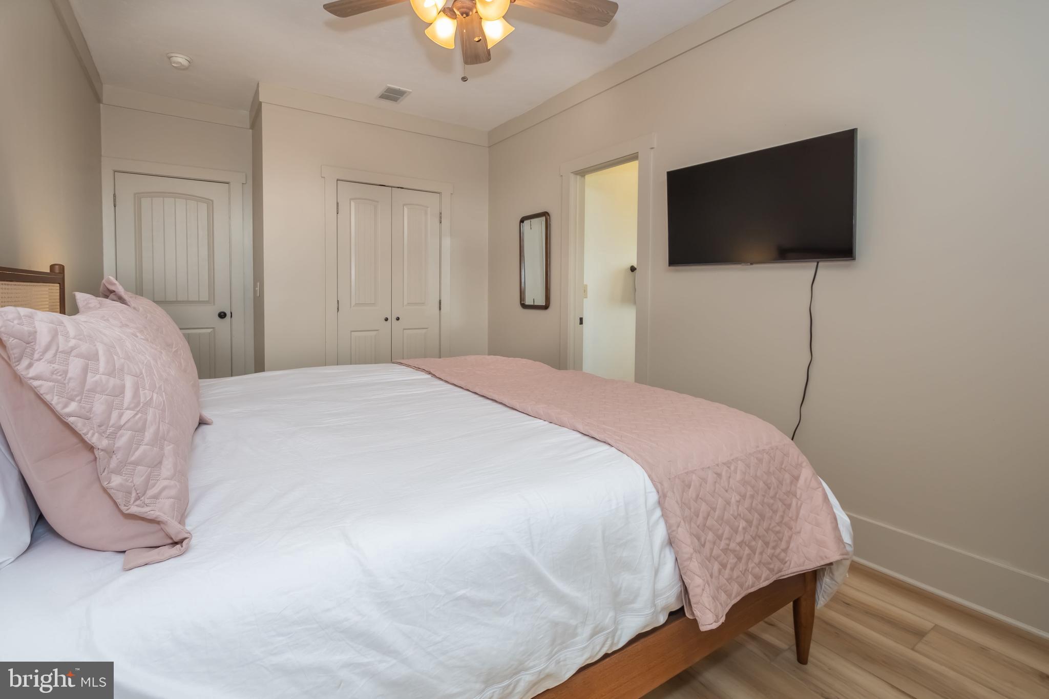 WATERFRONT GREENS - Residential