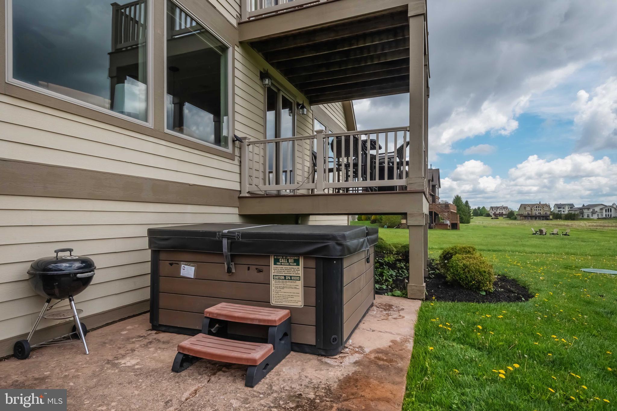 WATERFRONT GREENS - Residential