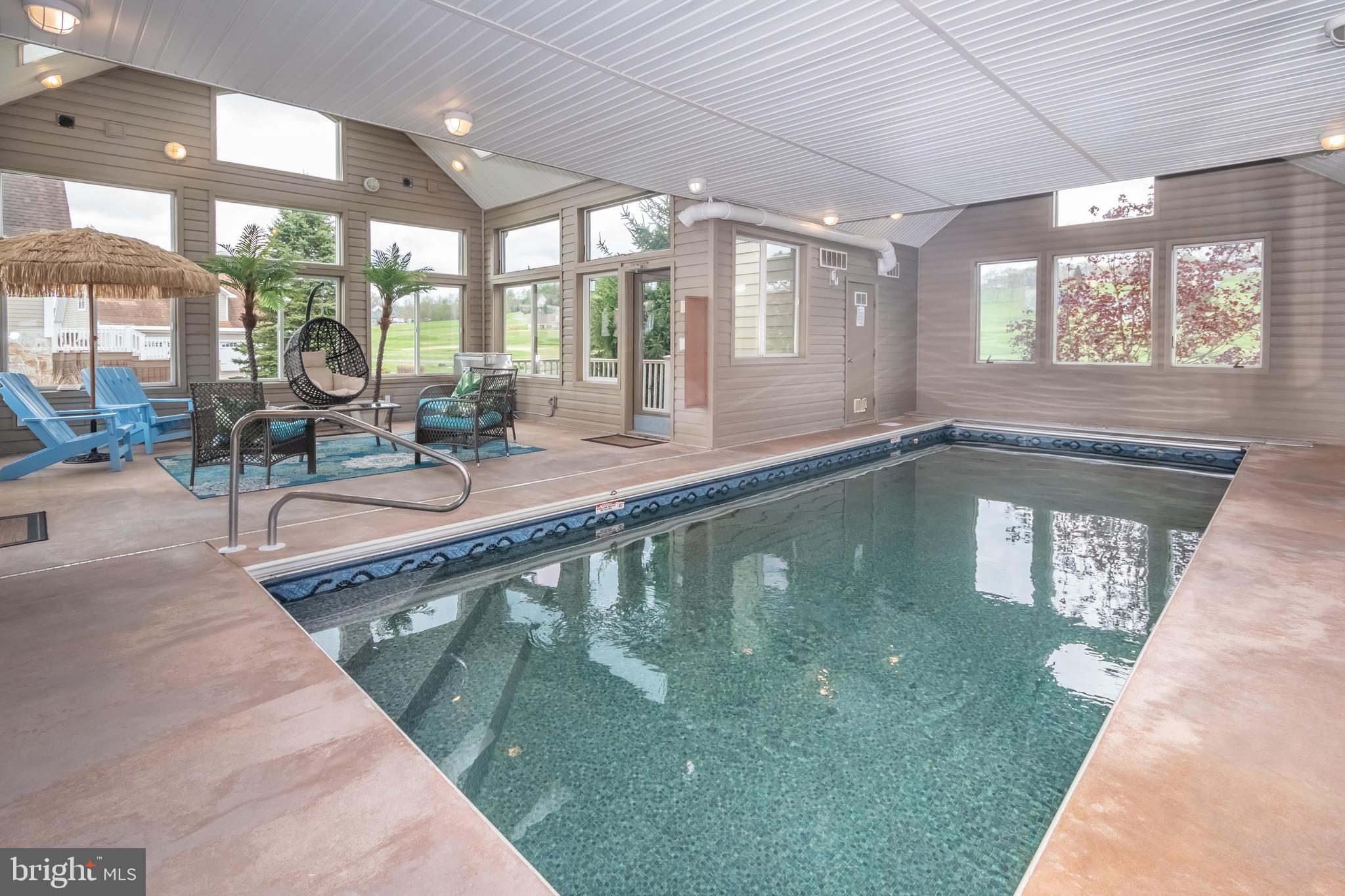 342 LAKEFRONT LINKS DRIVE