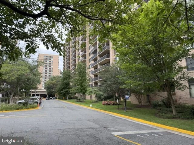 3713 S George Mason Drive S Unit 704