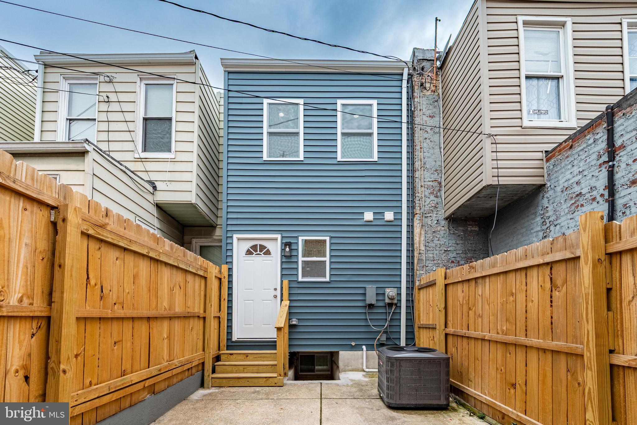 HIGHLANDTOWN - Residential