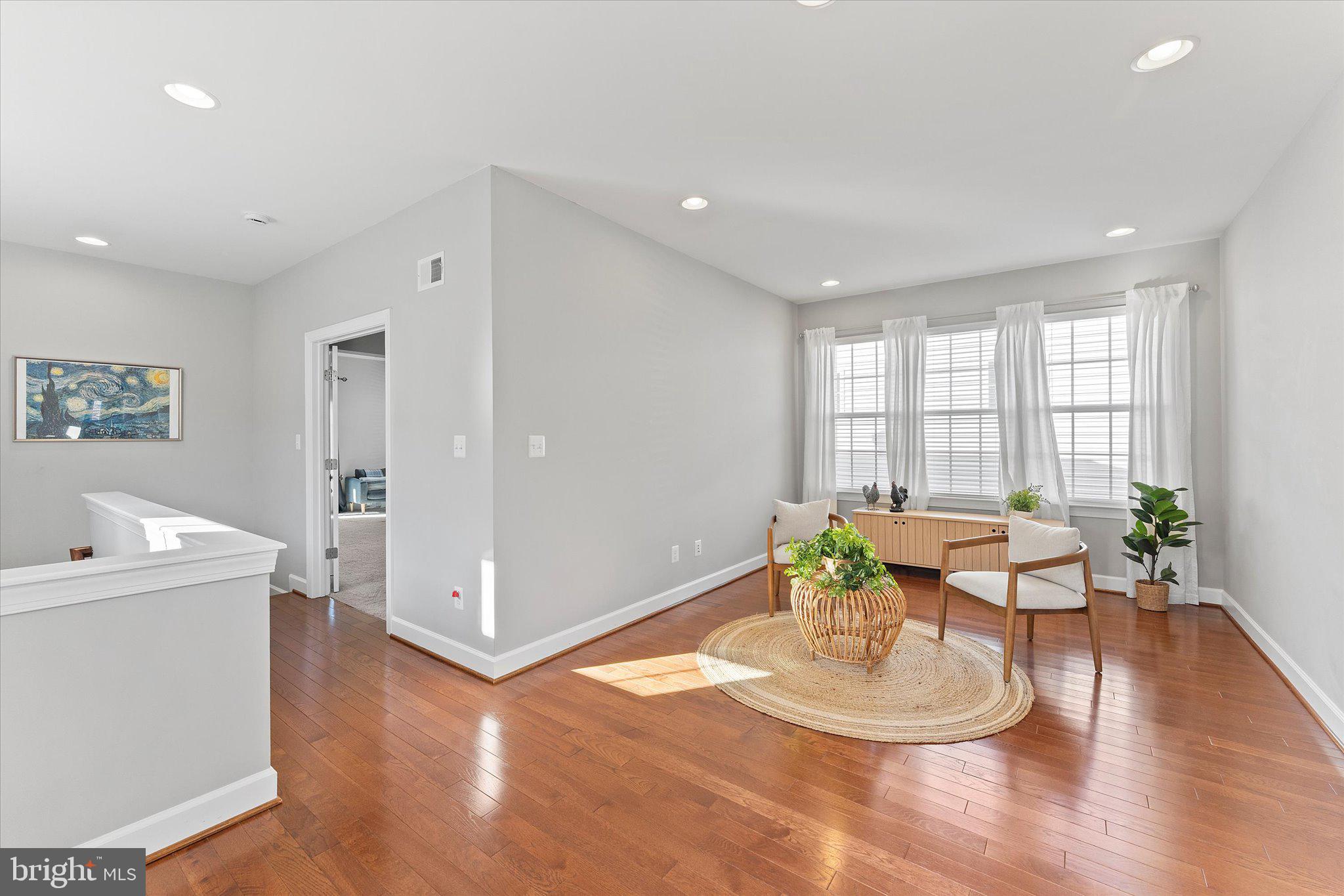 ONE LOUDOUN LANDBAY C - Residential