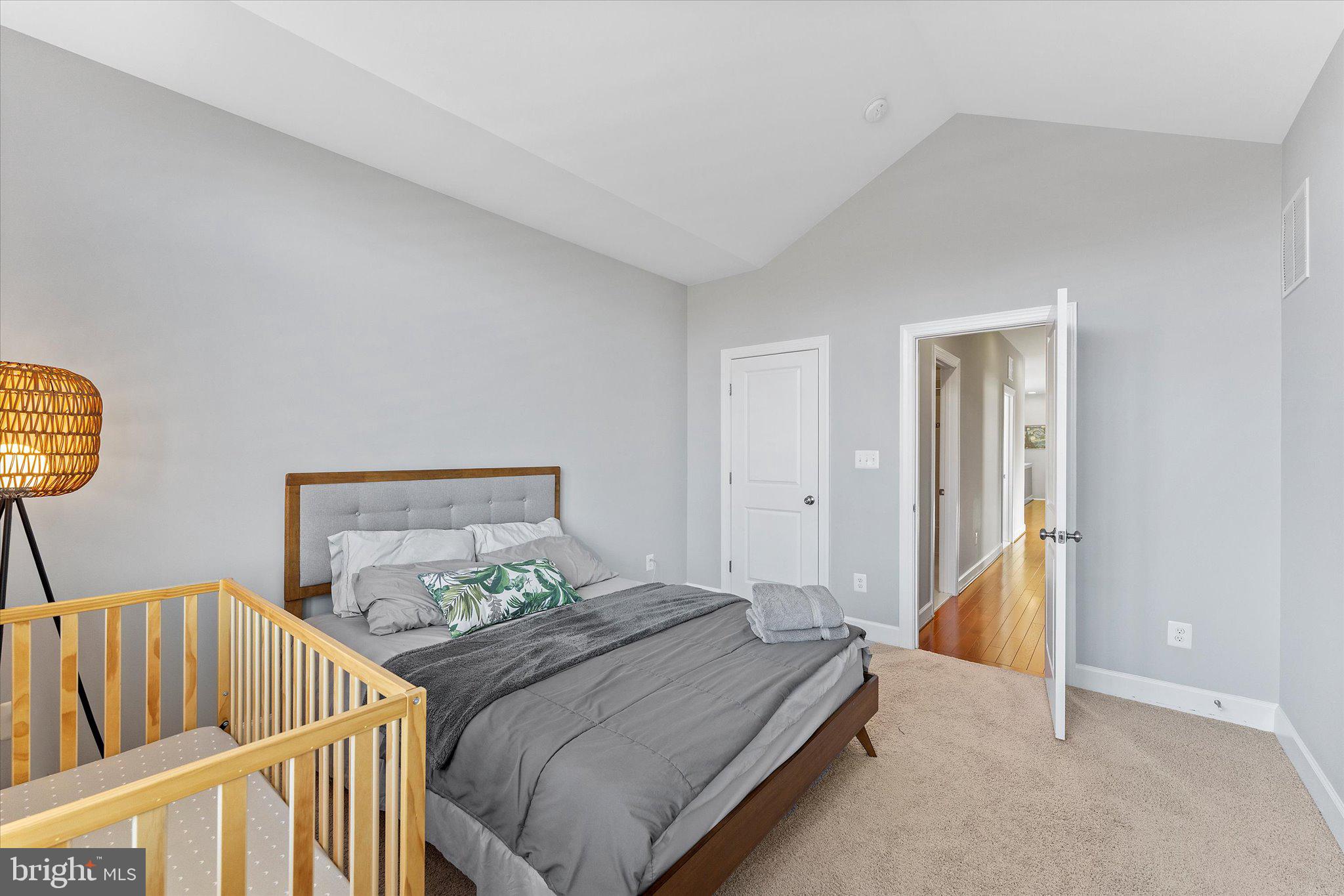 ONE LOUDOUN LANDBAY C - Residential